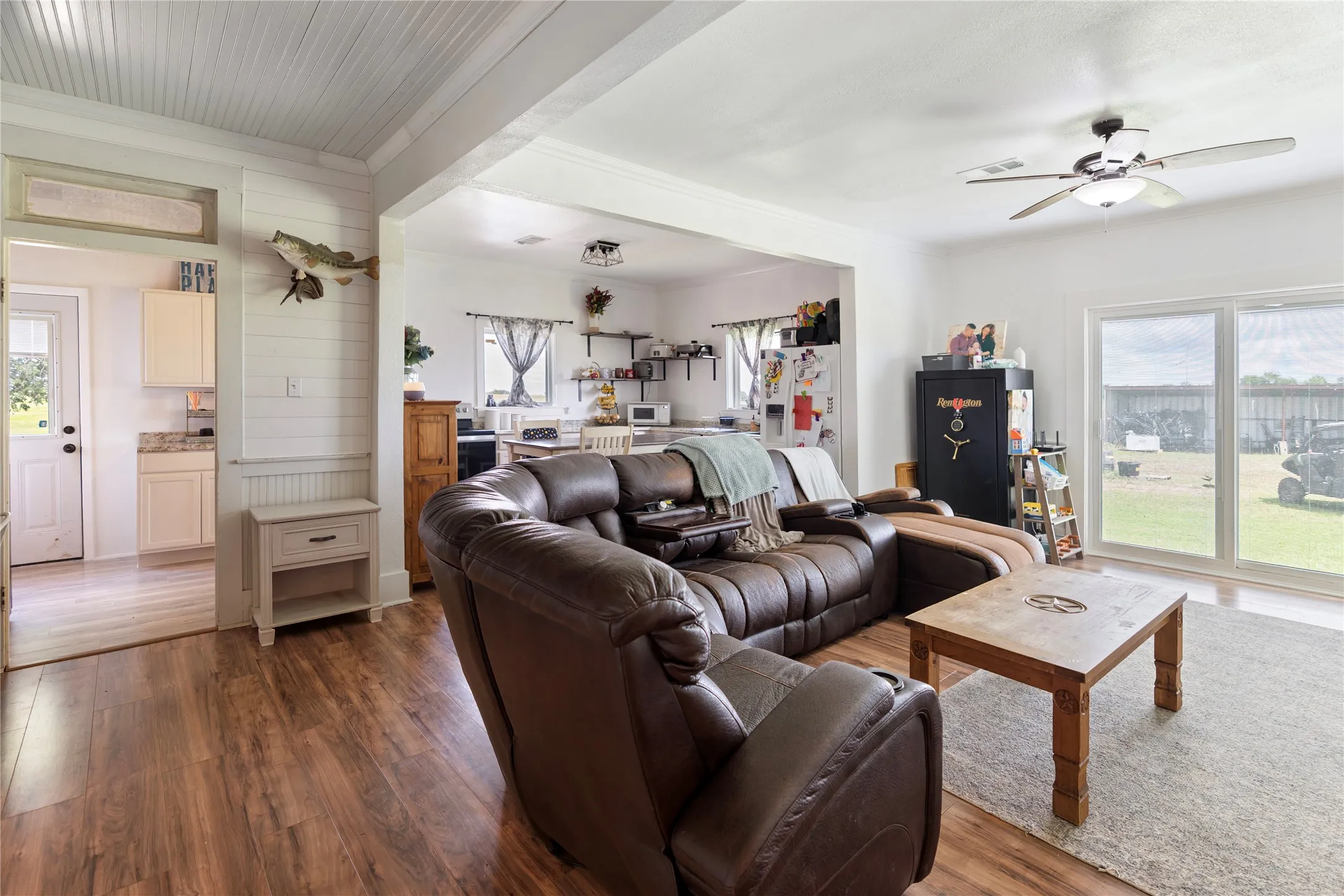 Farm For Sale in Hill County , 536 Hcr 3244, Penelope, Texas 76676, 3 Bedroom, 1 Bathroom, Garage spaces, 1,661 Sqft, built in 1902, mls#21307274, Real Estate Agent in Penelope, Homes For Sale in Hill county, Homes For Sale in Penelope, Realtor in Penelope Texas, Real Estate Brokerage Independent Realty Texas, Luminita Cordes Realtor