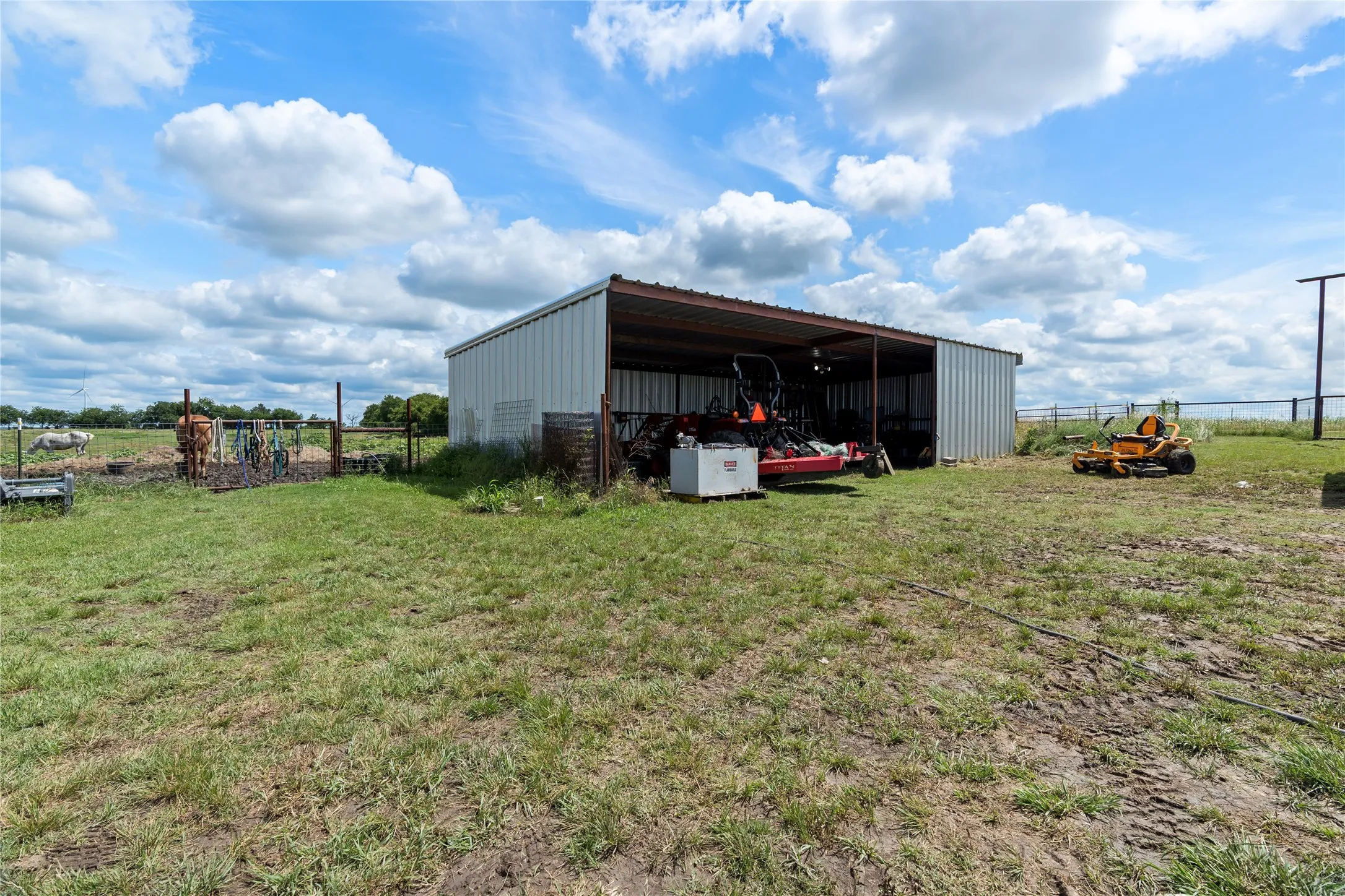 Farm For Sale in Hill County , 536 Hcr 3244, Penelope, Texas 76676, 3 Bedroom, 1 Bathroom, Garage spaces, 1,661 Sqft, built in 1902, mls#21307274, Real Estate Agent in Penelope, Homes For Sale in Hill county, Homes For Sale in Penelope, Realtor in Penelope Texas, Real Estate Brokerage Independent Realty Texas, Luminita Cordes Realtor
