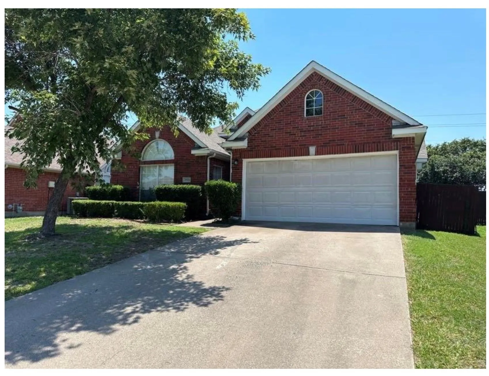 Single Family Residence For Rent in Collin County , 3904 Ridge Gate Drive, Plano, Texas 75074, 3 Bedroom, 2 Bathroom, 2 Garage spaces, 1,651 Sqft, built in 1996, mls#21308250, Real Estate Agent in Plano, Homes For Rent in Collin county, Homes For Rent in Plano, Realtor in Plano Texas, Real Estate Brokerage Independent Realty Texas, Luminita Cordes Realtor