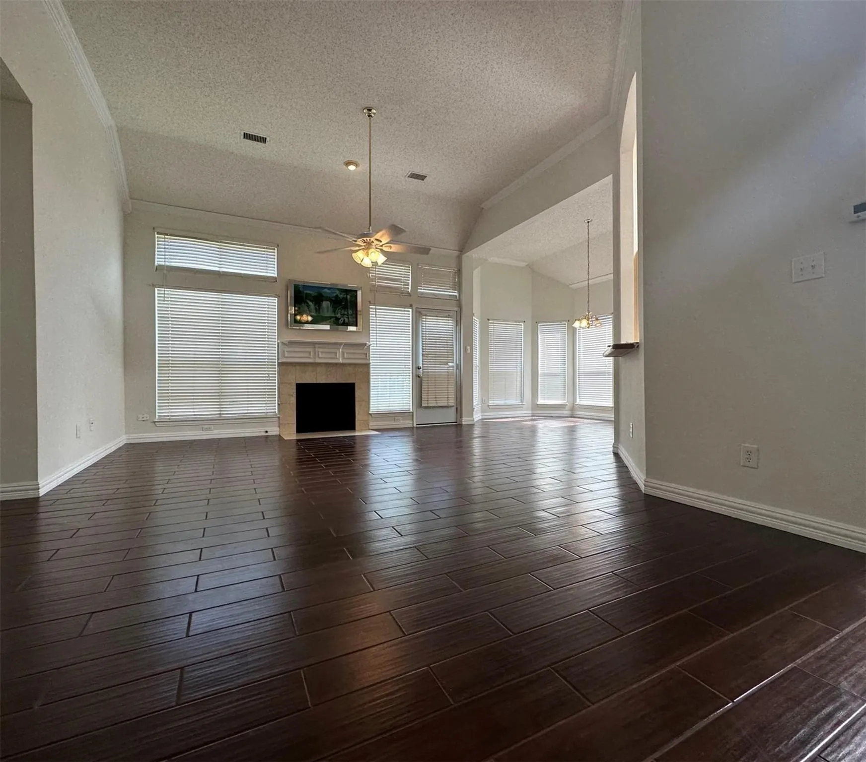 Single Family Residence For Rent in Collin County , 3904 Ridge Gate Drive, Plano, Texas 75074, 3 Bedroom, 2 Bathroom, 2 Garage spaces, 1,651 Sqft, built in 1996, mls#21308250, Real Estate Agent in Plano, Homes For Rent in Collin county, Homes For Rent in Plano, Realtor in Plano Texas, Real Estate Brokerage Independent Realty Texas, Luminita Cordes Realtor