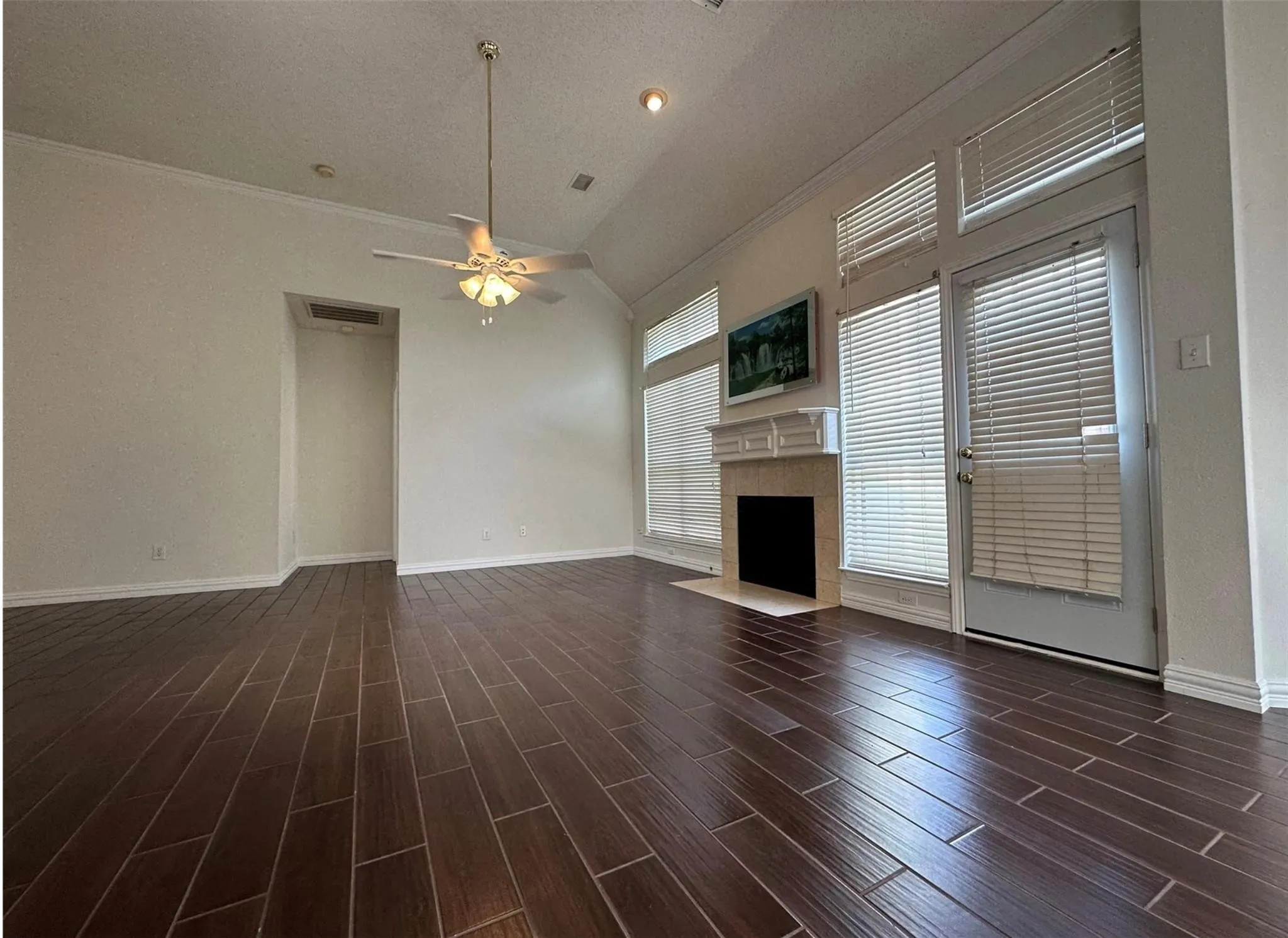 Single Family Residence For Rent in Collin County , 3904 Ridge Gate Drive, Plano, Texas 75074, 3 Bedroom, 2 Bathroom, 2 Garage spaces, 1,651 Sqft, built in 1996, mls#21308250, Real Estate Agent in Plano, Homes For Rent in Collin county, Homes For Rent in Plano, Realtor in Plano Texas, Real Estate Brokerage Independent Realty Texas, Luminita Cordes Realtor