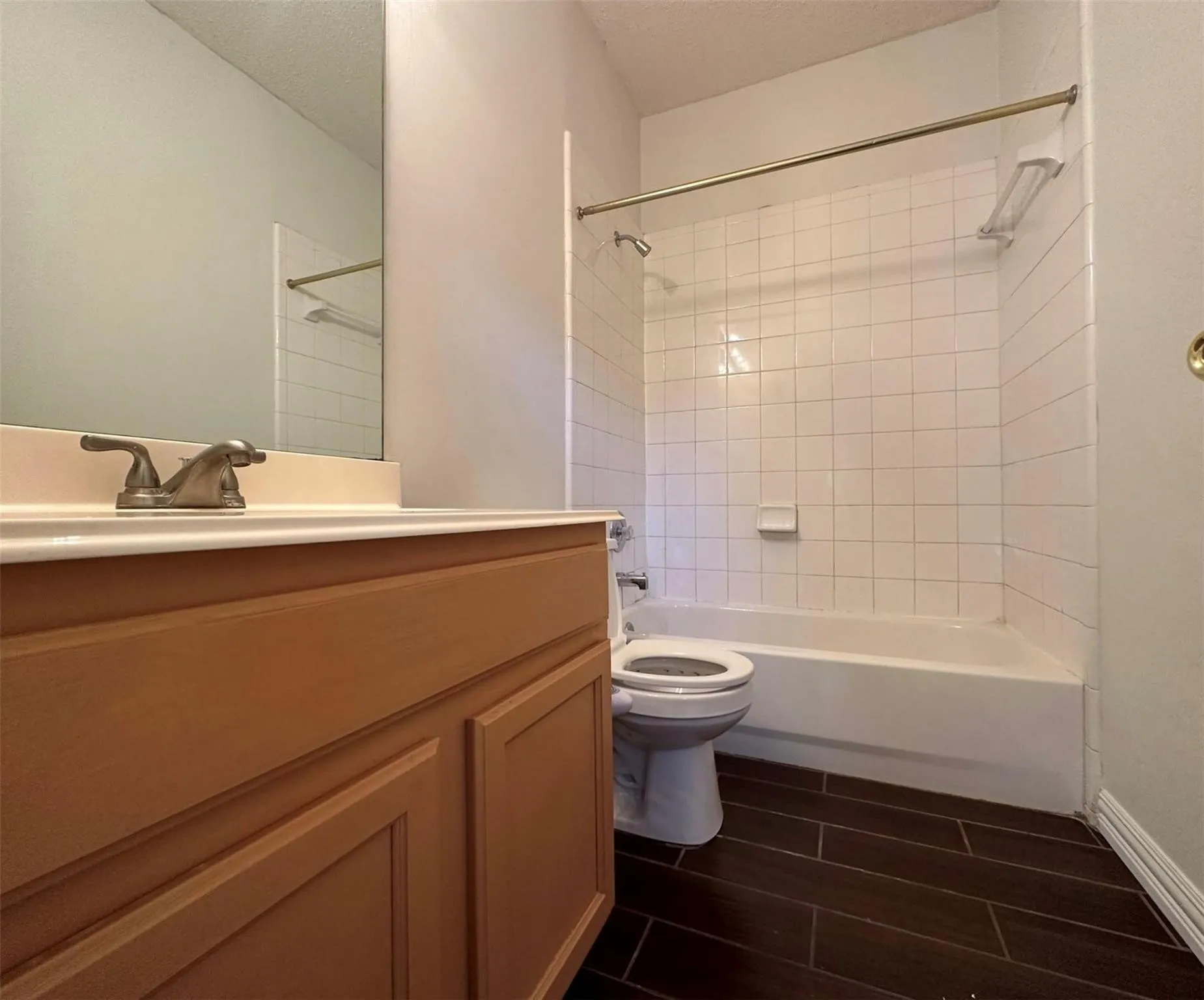 Single Family Residence For Rent in Collin County , 3904 Ridge Gate Drive, Plano, Texas 75074, 3 Bedroom, 2 Bathroom, 2 Garage spaces, 1,651 Sqft, built in 1996, mls#21308250, Real Estate Agent in Plano, Homes For Rent in Collin county, Homes For Rent in Plano, Realtor in Plano Texas, Real Estate Brokerage Independent Realty Texas, Luminita Cordes Realtor