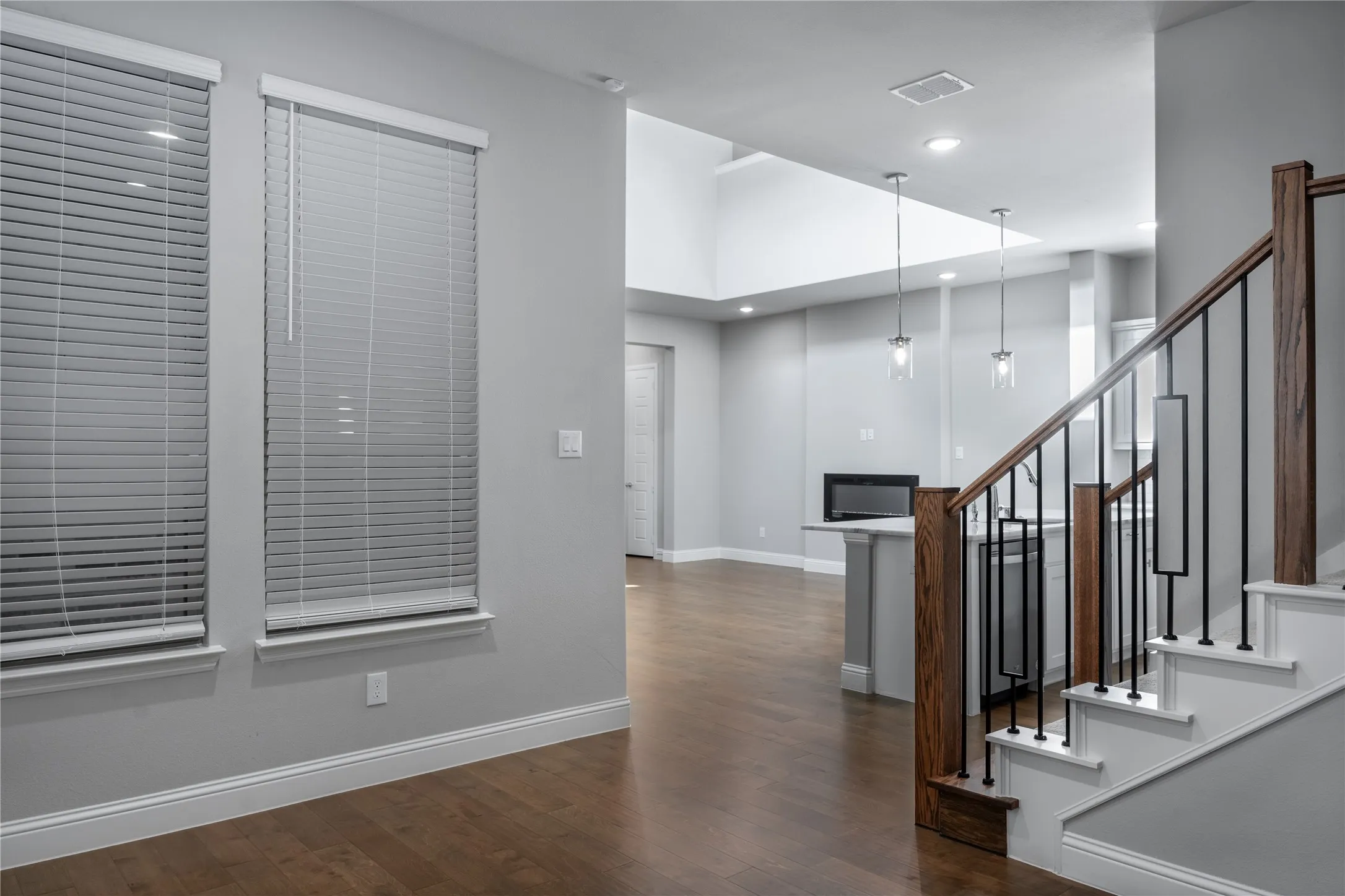 Single Family Residence For Rent in Collin County , 11436 Tusk Trail, Frisco, Texas 75035, 3 Bedroom, 4 Bathroom, 2 Garage spaces, 2,802 Sqft, built in 2022, mls#21308282, Real Estate Agent in Frisco, Homes For Rent in Collin county, Homes For Rent in Frisco, Realtor in Frisco Texas, Real Estate Brokerage Independent Realty Texas, Luminita Cordes Realtor