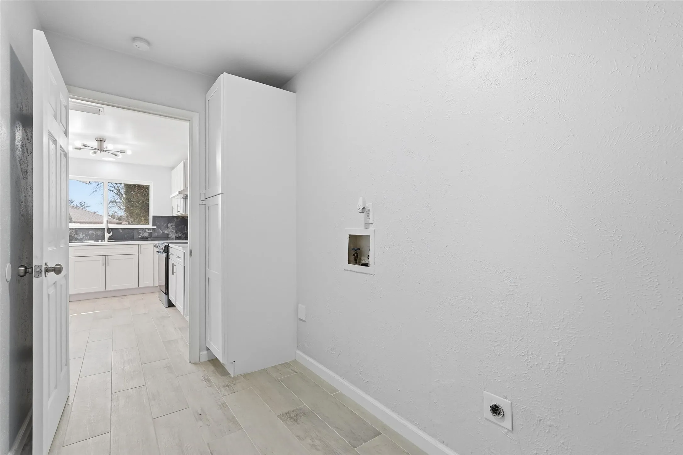 Single Family Residence For Sale in Dallas County , 1813 Crockett Street, Garland, Texas 75042, 4 Bedroom, 2 Bathroom, 2 Garage spaces, 2,080 Sqft, built in 1972, Price $362,000, mls#21306889, Real Estate Agent in Garland, Homes For Sale in Dallas county, Homes For Sale in Garland, Realtor in Garland Texas, Real Estate Brokerage Independent Realty Texas, Luminita Cordes Realtor