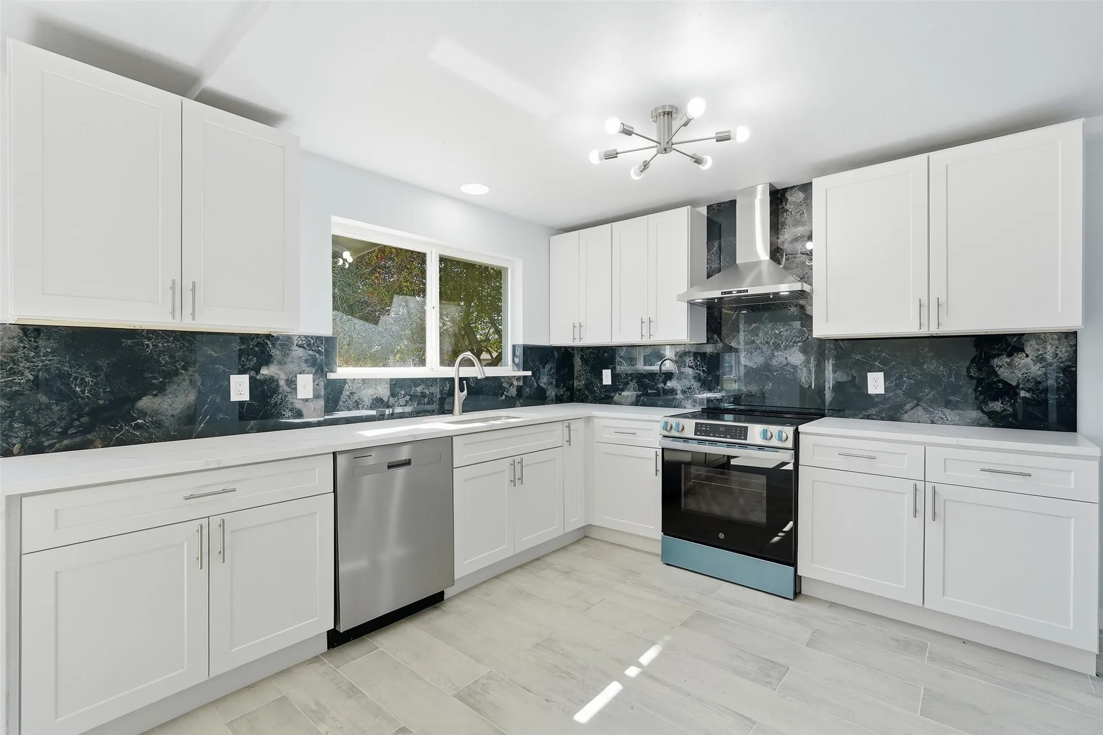 Single Family Residence For Sale in Dallas County , 1813 Crockett Street, Garland, Texas 75042, 4 Bedroom, 2 Bathroom, 2 Garage spaces, 2,080 Sqft, built in 1972, Price $362,000, mls#21306889, Real Estate Agent in Garland, Homes For Sale in Dallas county, Homes For Sale in Garland, Realtor in Garland Texas, Real Estate Brokerage Independent Realty Texas, Luminita Cordes Realtor