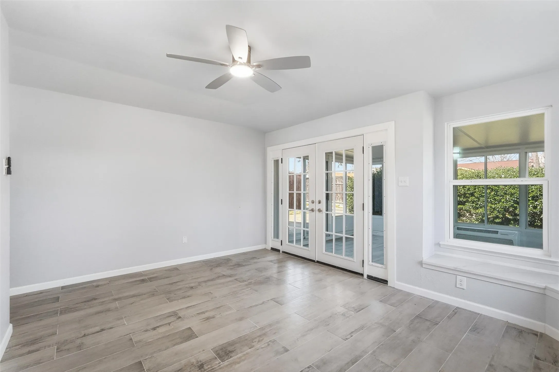 Single Family Residence For Sale in Dallas County , 1813 Crockett Street, Garland, Texas 75042, 4 Bedroom, 2 Bathroom, 2 Garage spaces, 2,080 Sqft, built in 1972, Price $362,000, mls#21306889, Real Estate Agent in Garland, Homes For Sale in Dallas county, Homes For Sale in Garland, Realtor in Garland Texas, Real Estate Brokerage Independent Realty Texas, Luminita Cordes Realtor