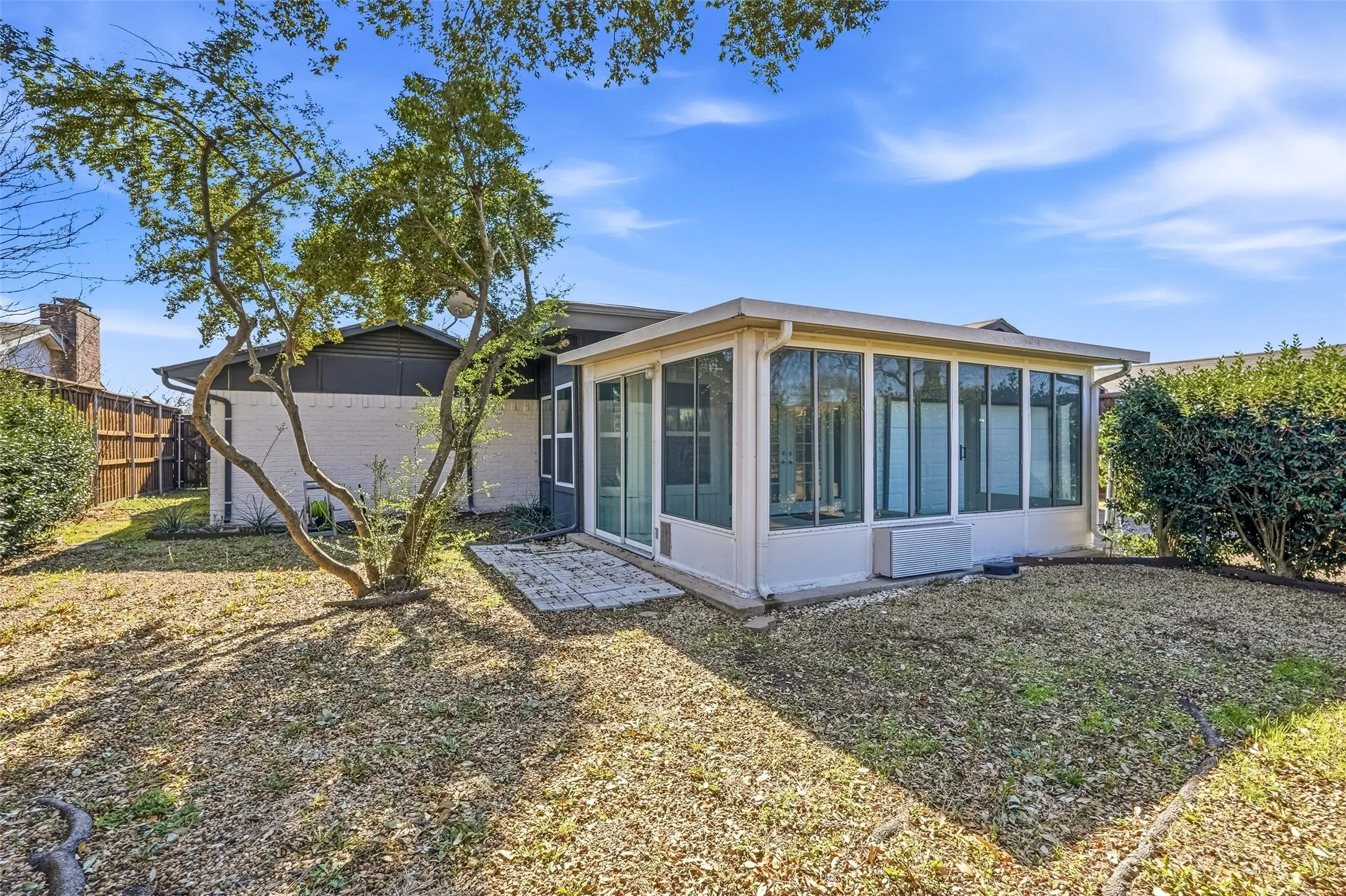 Single Family Residence For Sale in Dallas County , 1813 Crockett Street, Garland, Texas 75042, 4 Bedroom, 2 Bathroom, 2 Garage spaces, 2,080 Sqft, built in 1972, Price $362,000, mls#21306889, Real Estate Agent in Garland, Homes For Sale in Dallas county, Homes For Sale in Garland, Realtor in Garland Texas, Real Estate Brokerage Independent Realty Texas, Luminita Cordes Realtor
