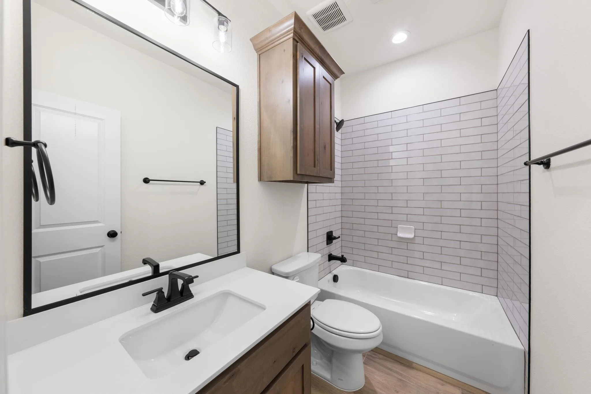 Single Family Residence For Sale in Ellis County , 440 Paradise Ridge Drive, Waxahachie, Texas 75167, 4 Bedroom, 3 Bathroom, 3 Garage spaces, 2,406 Sqft, built in 2026, mls#21308275, Real Estate Agent in Waxahachie, Homes For Sale in Ellis county, Homes For Sale in Waxahachie, Realtor in Waxahachie Texas, Real Estate Brokerage Independent Realty Texas, Luminita Cordes Realtor
