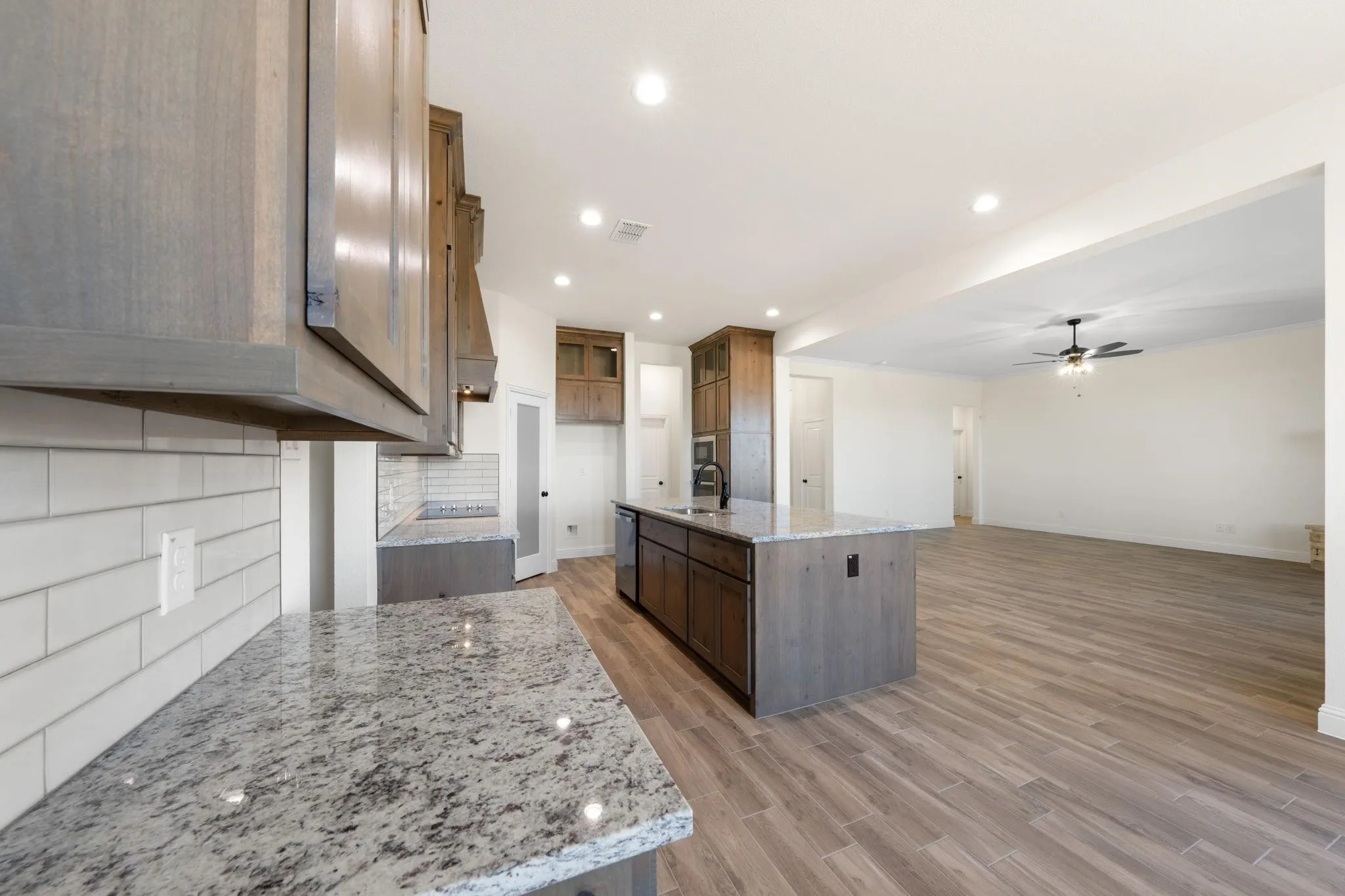Single Family Residence For Sale in Ellis County , 440 Paradise Ridge Drive, Waxahachie, Texas 75167, 4 Bedroom, 3 Bathroom, 3 Garage spaces, 2,406 Sqft, built in 2026, mls#21308275, Real Estate Agent in Waxahachie, Homes For Sale in Ellis county, Homes For Sale in Waxahachie, Realtor in Waxahachie Texas, Real Estate Brokerage Independent Realty Texas, Luminita Cordes Realtor