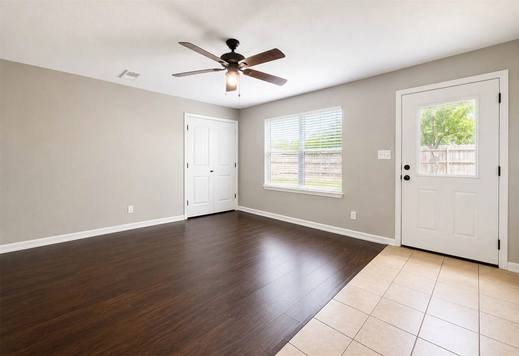 Single Family Residence For Sale in Fannin County , 1400 Nunn Circle, Bonham, Texas 75418, 4 Bedroom, 2 Bathroom, 1 Garage spaces, 1,606 Sqft, built in 1986, mls#21308264, Real Estate Agent in Bonham, Homes For Sale in Fannin county, Homes For Sale in Bonham, Realtor in Bonham Texas, Real Estate Brokerage Independent Realty Texas, Luminita Cordes Realtor
