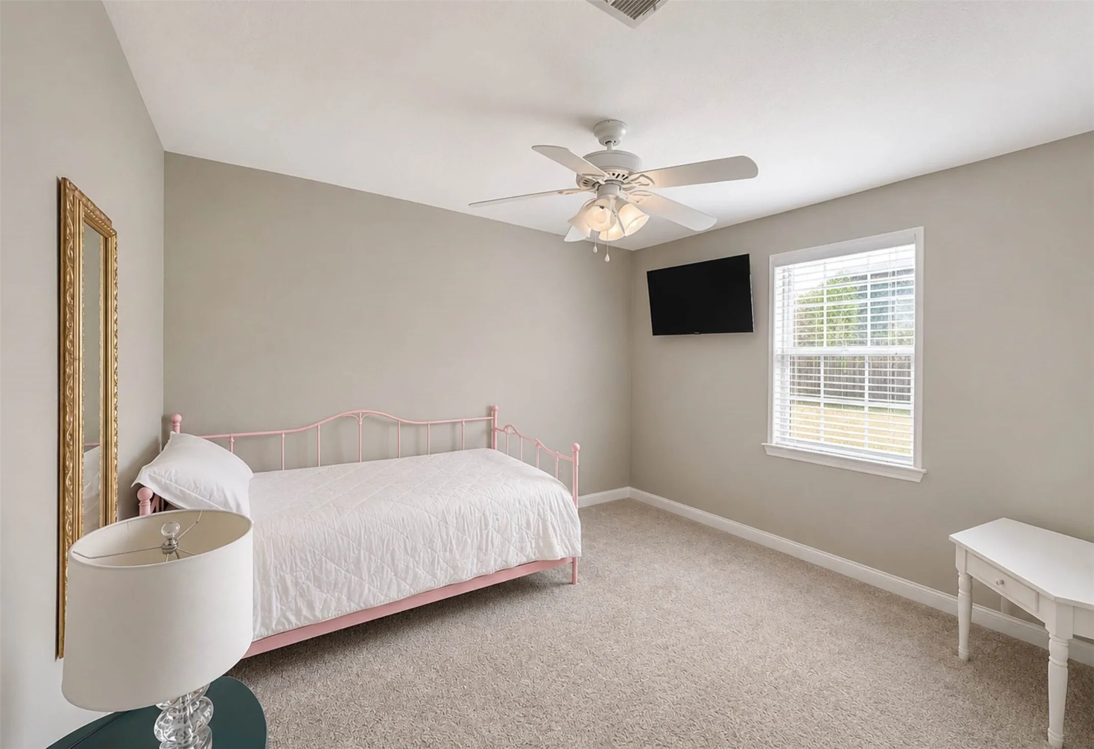 Single Family Residence For Sale in Fannin County , 1400 Nunn Circle, Bonham, Texas 75418, 4 Bedroom, 2 Bathroom, 1 Garage spaces, 1,606 Sqft, built in 1986, mls#21308264, Real Estate Agent in Bonham, Homes For Sale in Fannin county, Homes For Sale in Bonham, Realtor in Bonham Texas, Real Estate Brokerage Independent Realty Texas, Luminita Cordes Realtor
