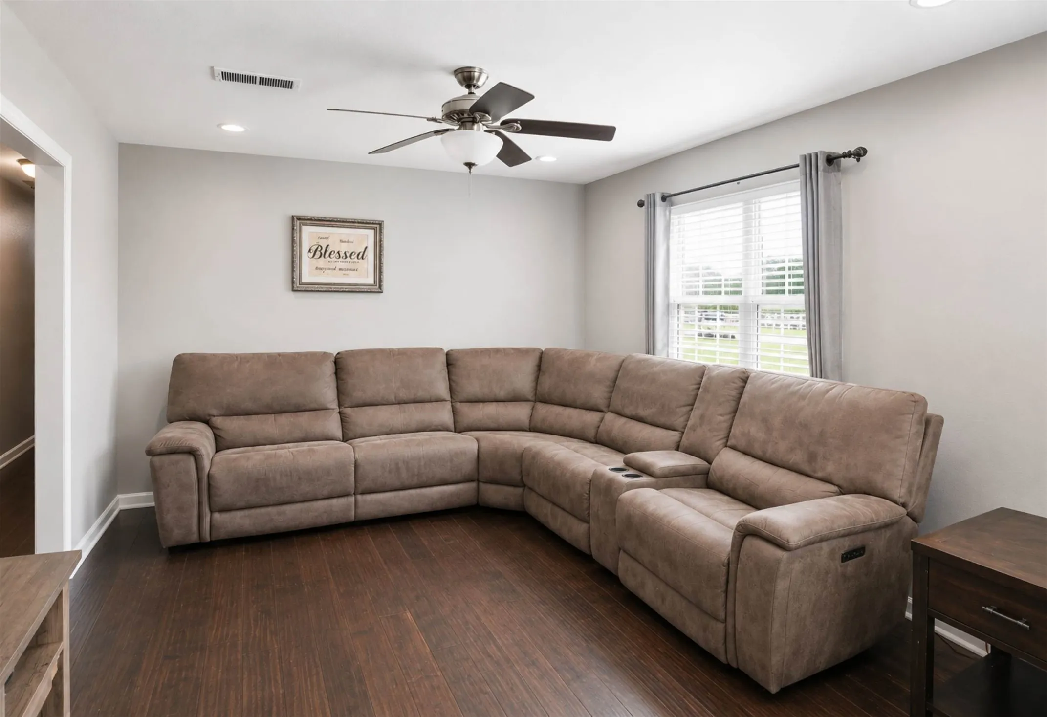Single Family Residence For Sale in Fannin County , 1400 Nunn Circle, Bonham, Texas 75418, 4 Bedroom, 2 Bathroom, 1 Garage spaces, 1,606 Sqft, built in 1986, mls#21308264, Real Estate Agent in Bonham, Homes For Sale in Fannin county, Homes For Sale in Bonham, Realtor in Bonham Texas, Real Estate Brokerage Independent Realty Texas, Luminita Cordes Realtor