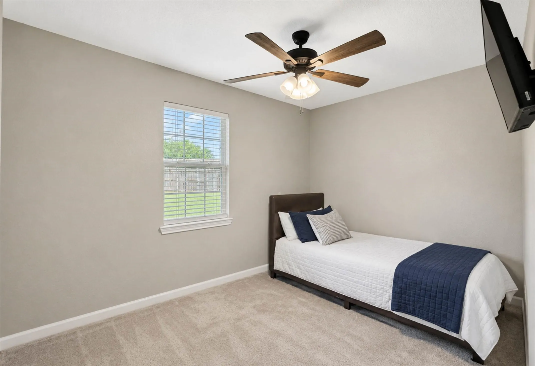 Single Family Residence For Sale in Fannin County , 1400 Nunn Circle, Bonham, Texas 75418, 4 Bedroom, 2 Bathroom, 1 Garage spaces, 1,606 Sqft, built in 1986, mls#21308264, Real Estate Agent in Bonham, Homes For Sale in Fannin county, Homes For Sale in Bonham, Realtor in Bonham Texas, Real Estate Brokerage Independent Realty Texas, Luminita Cordes Realtor