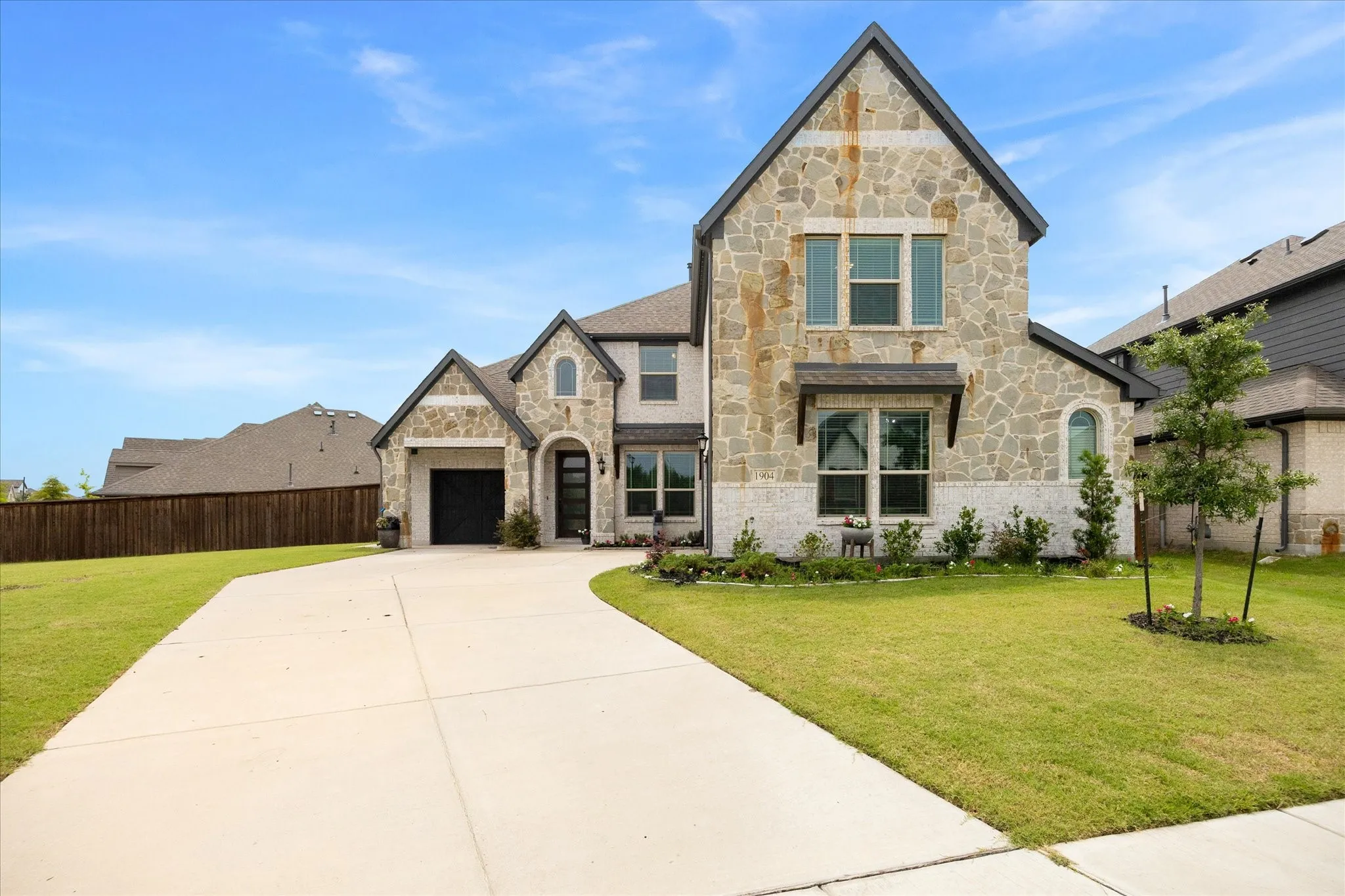 Single Family Residence For Sale in Rockwall County , 1904 Frediano Lane, Mclendon Chisholm, Texas 75032, 5 Bedroom, 4 Bathroom, 3 Garage spaces, 3,480 Sqft, built in 2022, mls#21308146, Real Estate Agent in Mclendon Chisholm, Homes For Sale in Rockwall county, Homes For Sale in Mclendon Chisholm, Realtor in Mclendon Chisholm Texas, Real Estate Brokerage Independent Realty Texas, Luminita Cordes Realtor