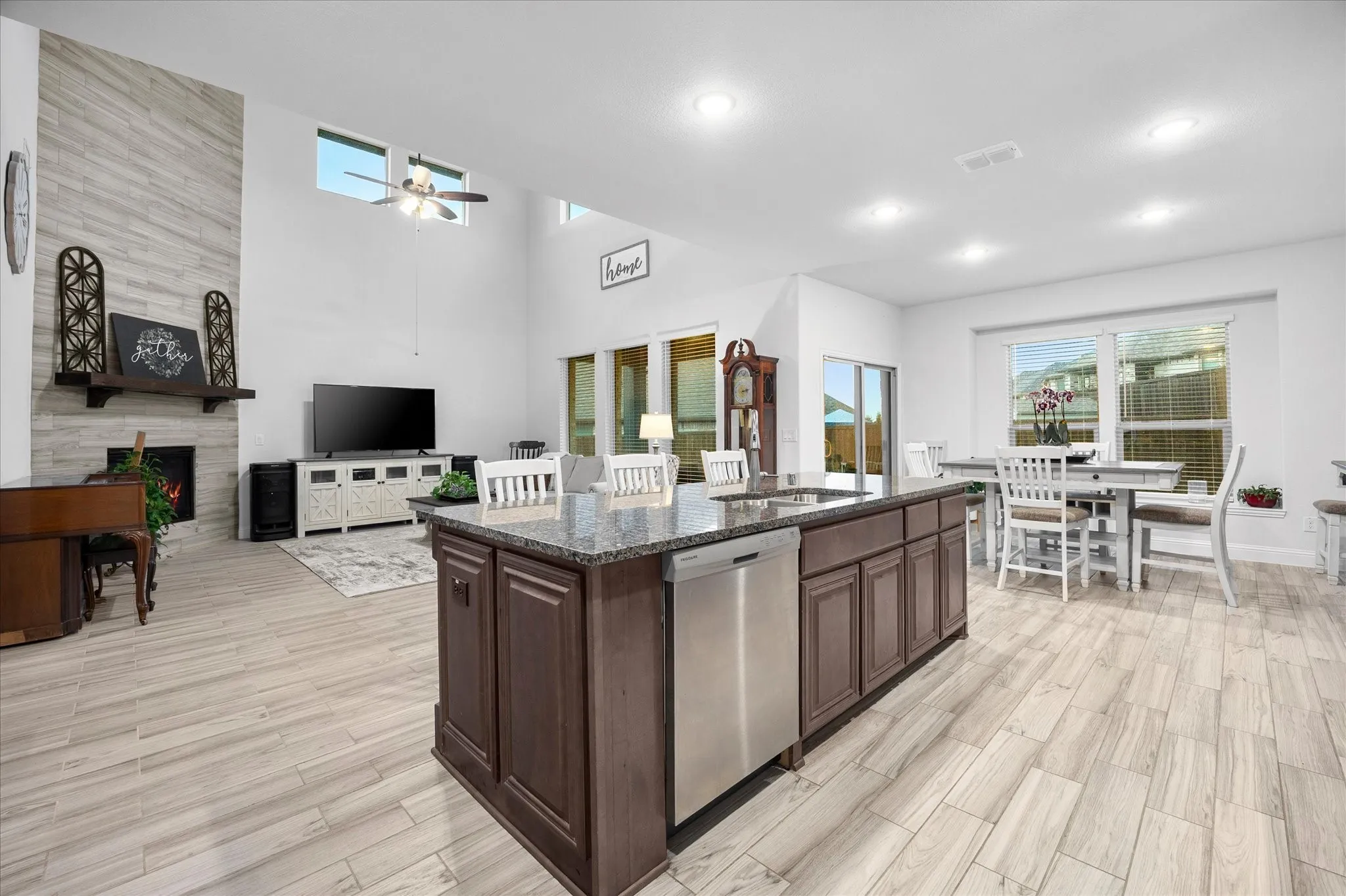 Single Family Residence For Sale in Rockwall County , 1904 Frediano Lane, Mclendon Chisholm, Texas 75032, 5 Bedroom, 4 Bathroom, 3 Garage spaces, 3,480 Sqft, built in 2022, mls#21308146, Real Estate Agent in Mclendon Chisholm, Homes For Sale in Rockwall county, Homes For Sale in Mclendon Chisholm, Realtor in Mclendon Chisholm Texas, Real Estate Brokerage Independent Realty Texas, Luminita Cordes Realtor