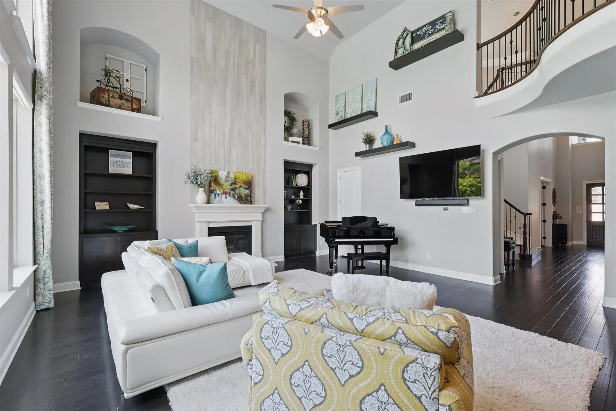 Single Family Residence For Sale in Denton County , 6325 Via Italia Drive, Flower Mound, Texas 75077, 5 Bedroom, 5 Bathroom, 4 Garage spaces, 5,677 Sqft, built in 2017, mls#21306045, Real Estate Agent in Flower Mound, Homes For Sale in Denton county, Homes For Sale in Flower Mound, Realtor in Flower Mound Texas, Real Estate Brokerage Independent Realty Texas, Luminita Cordes Realtor