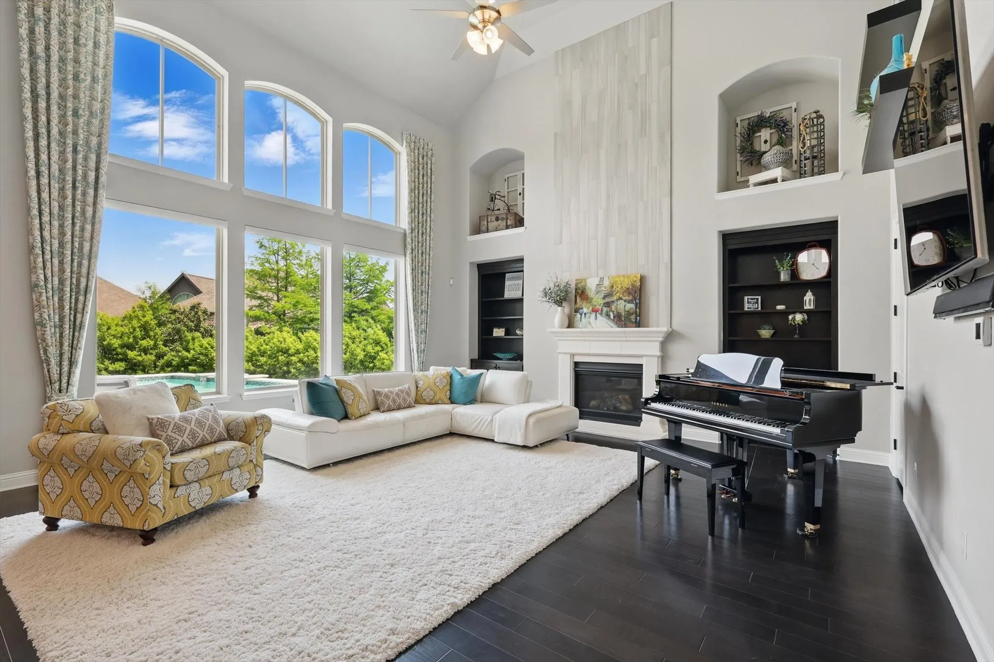 Single Family Residence For Sale in Denton County , 6325 Via Italia Drive, Flower Mound, Texas 75077, 5 Bedroom, 5 Bathroom, 4 Garage spaces, 5,677 Sqft, built in 2017, mls#21306045, Real Estate Agent in Flower Mound, Homes For Sale in Denton county, Homes For Sale in Flower Mound, Realtor in Flower Mound Texas, Real Estate Brokerage Independent Realty Texas, Luminita Cordes Realtor