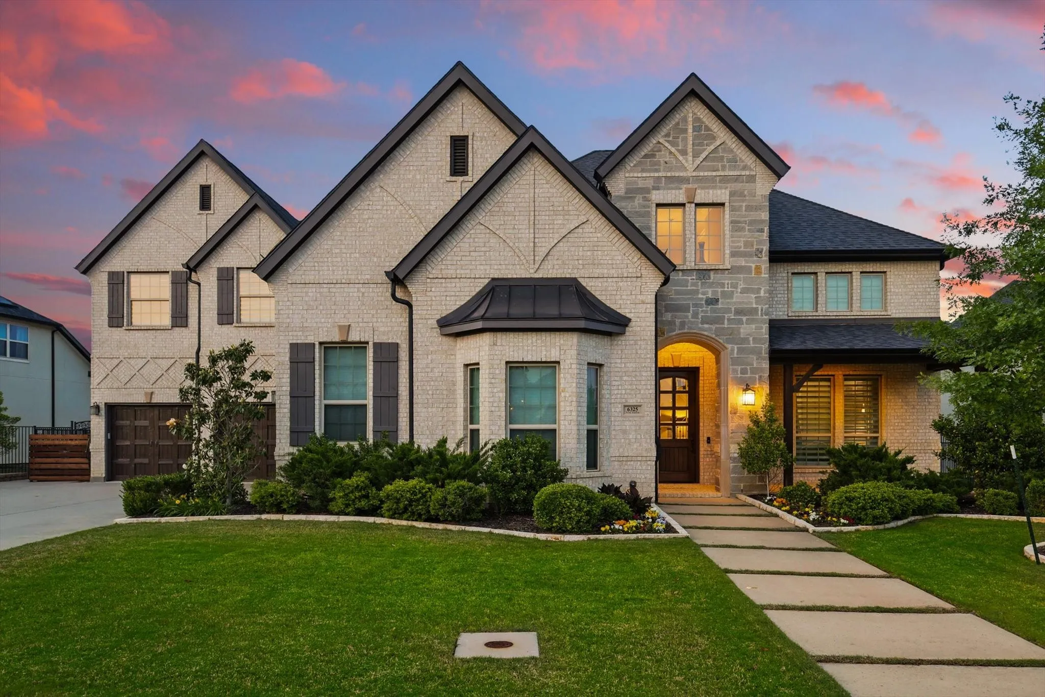 Single Family Residence For Sale in Denton County , 6325 Via Italia Drive, Flower Mound, Texas 75077, 5 Bedroom, 5 Bathroom, 4 Garage spaces, 5,677 Sqft, built in 2017, mls#21306045, Real Estate Agent in Flower Mound, Homes For Sale in Denton county, Homes For Sale in Flower Mound, Realtor in Flower Mound Texas, Real Estate Brokerage Independent Realty Texas, Luminita Cordes Realtor