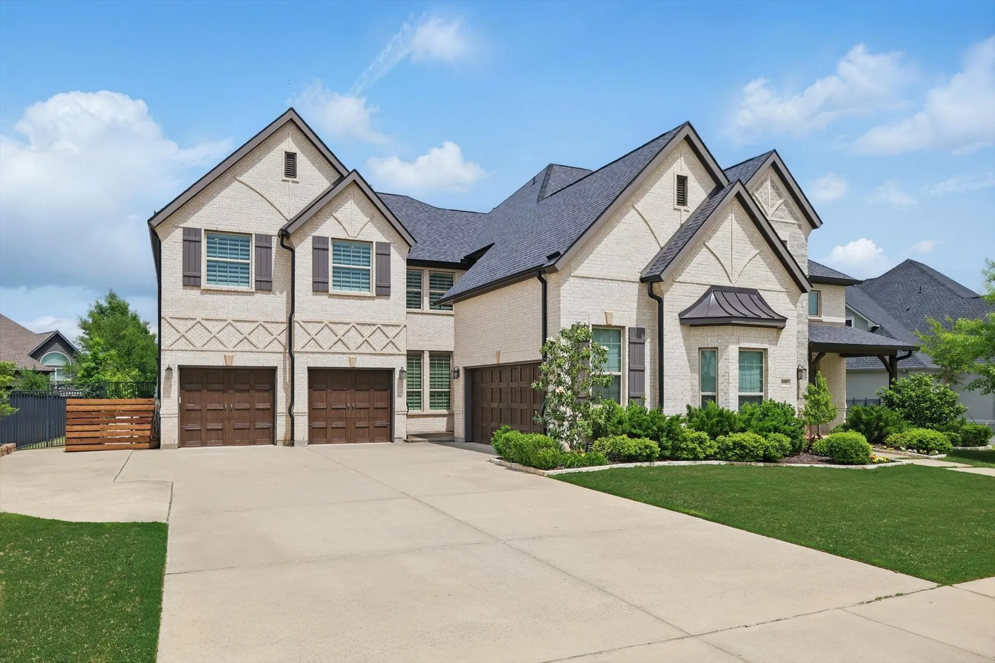 Single Family Residence For Sale in Denton County , 6325 Via Italia Drive, Flower Mound, Texas 75077, 5 Bedroom, 5 Bathroom, 4 Garage spaces, 5,677 Sqft, built in 2017, mls#21306045, Real Estate Agent in Flower Mound, Homes For Sale in Denton county, Homes For Sale in Flower Mound, Realtor in Flower Mound Texas, Real Estate Brokerage Independent Realty Texas, Luminita Cordes Realtor