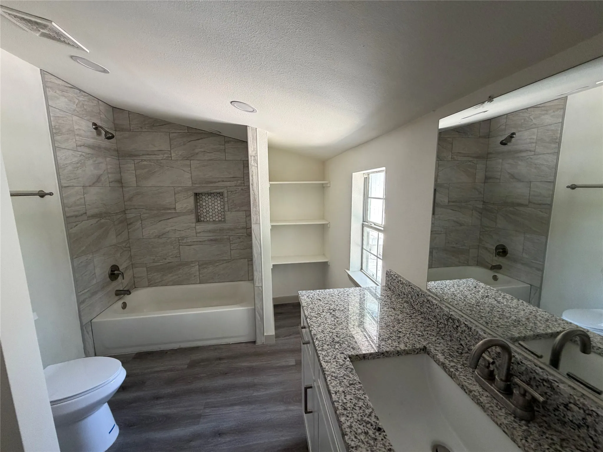 Single Family Residence For Rent in Denton County , 605 N Pine Street, Roanoke, Texas 76262, 3 Bedroom, 2 Bathroom, Garage spaces, 1,402 Sqft, built in 1966, mls#21307573, Real Estate Agent in Roanoke, Homes For Rent in Denton county, Homes For Rent in Roanoke, Realtor in Roanoke Texas, Real Estate Brokerage Independent Realty Texas, Luminita Cordes Realtor