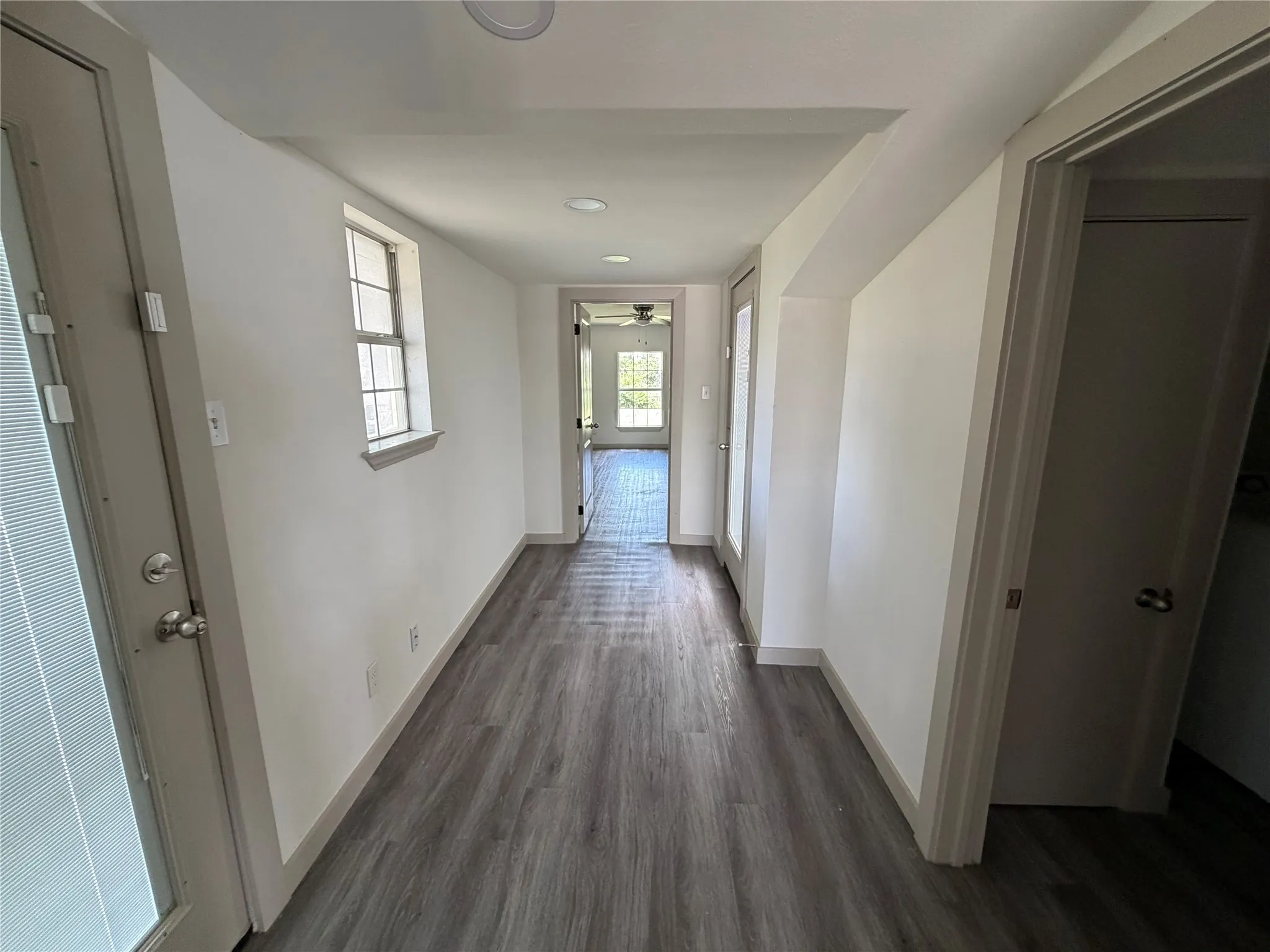 Single Family Residence For Rent in Denton County , 605 N Pine Street, Roanoke, Texas 76262, 3 Bedroom, 2 Bathroom, Garage spaces, 1,402 Sqft, built in 1966, mls#21307573, Real Estate Agent in Roanoke, Homes For Rent in Denton county, Homes For Rent in Roanoke, Realtor in Roanoke Texas, Real Estate Brokerage Independent Realty Texas, Luminita Cordes Realtor