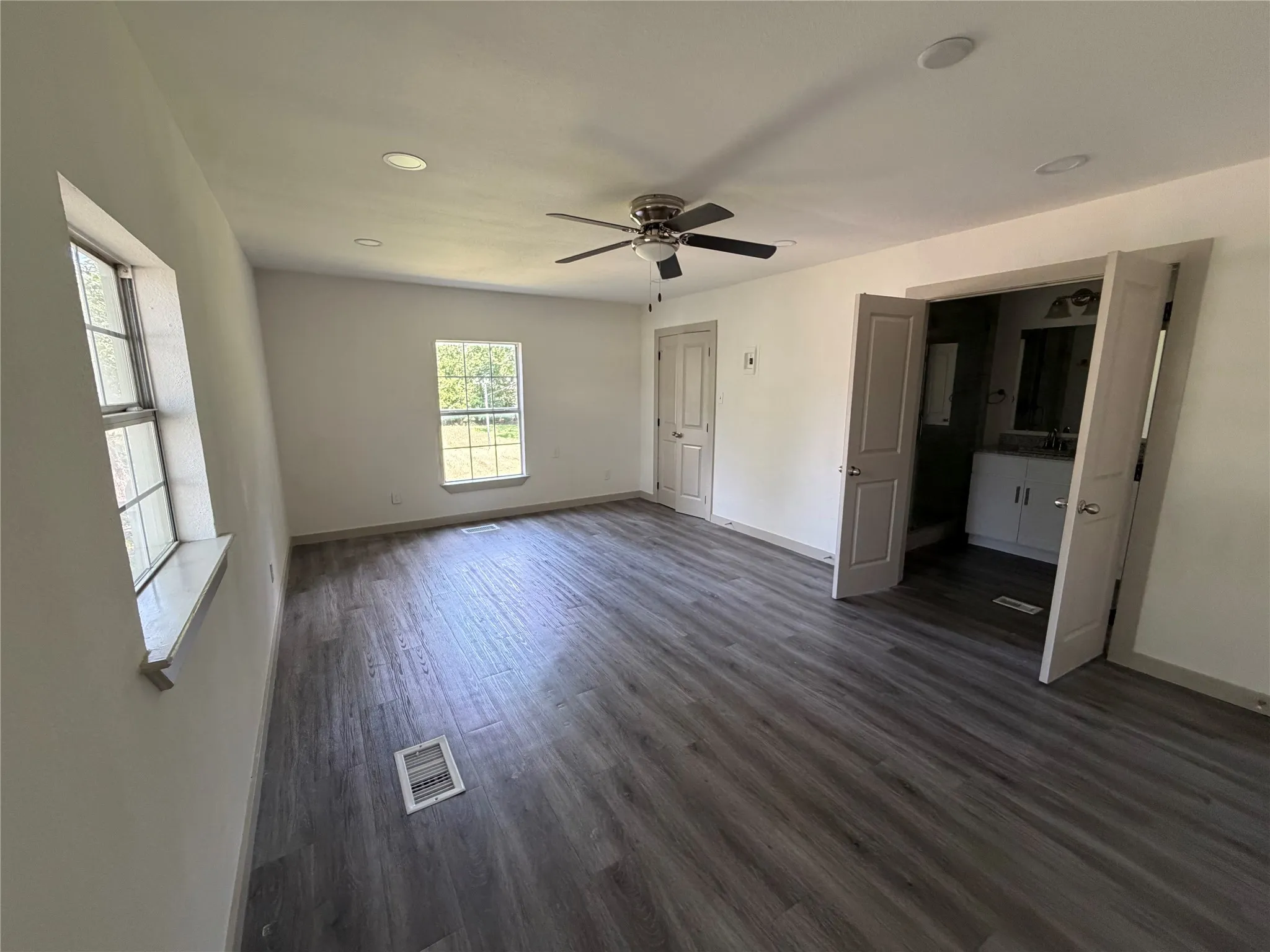 Single Family Residence For Rent in Denton County , 605 N Pine Street, Roanoke, Texas 76262, 3 Bedroom, 2 Bathroom, Garage spaces, 1,402 Sqft, built in 1966, mls#21307573, Real Estate Agent in Roanoke, Homes For Rent in Denton county, Homes For Rent in Roanoke, Realtor in Roanoke Texas, Real Estate Brokerage Independent Realty Texas, Luminita Cordes Realtor