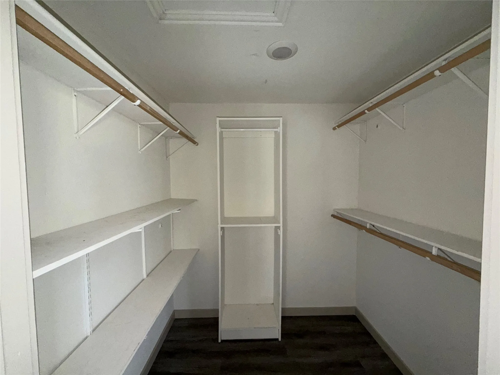 Single Family Residence For Rent in Denton County , 605 N Pine Street, Roanoke, Texas 76262, 3 Bedroom, 2 Bathroom, Garage spaces, 1,402 Sqft, built in 1966, mls#21307573, Real Estate Agent in Roanoke, Homes For Rent in Denton county, Homes For Rent in Roanoke, Realtor in Roanoke Texas, Real Estate Brokerage Independent Realty Texas, Luminita Cordes Realtor