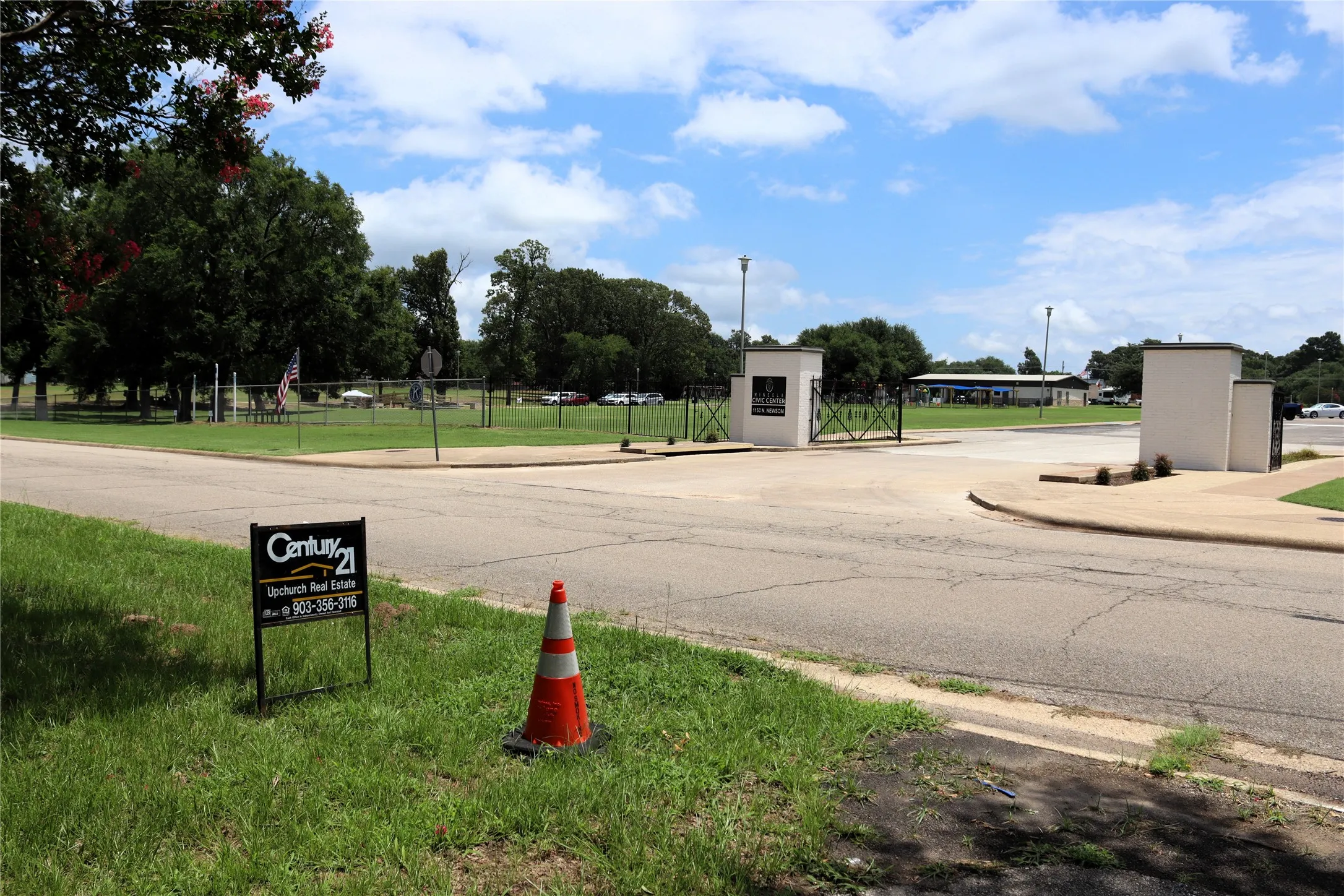 Unimproved Land For Sale in Wood County , 1151 N Newsom Street, Mineola, Texas 75773, 0, 0, Garage spaces, 0 Sqft, built in 0, Price $44,700, mls#21308307, Real Estate Agent in Mineola, Homes For Sale in Wood county, Homes For Sale in Mineola, Realtor in Mineola Texas, Real Estate Brokerage Independent Realty Texas, Luminita Cordes Realtor
