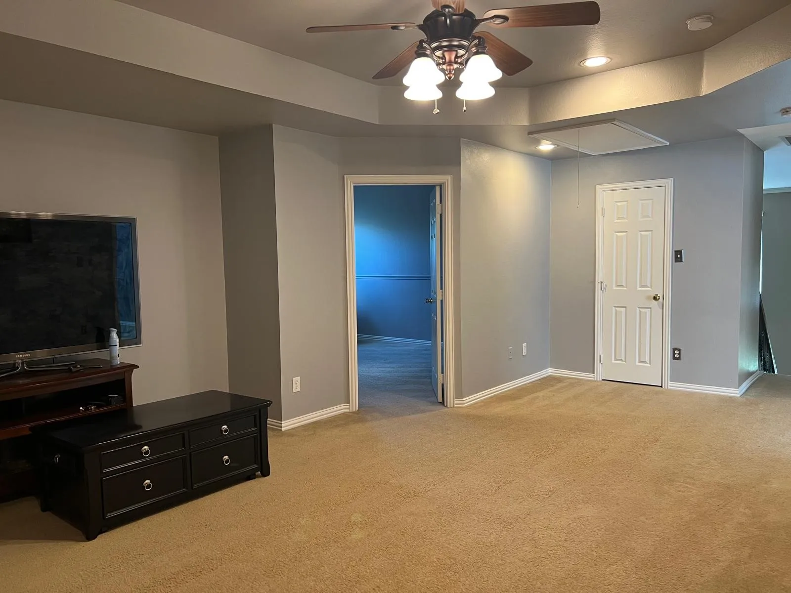 Single Family Residence For Rent in Collin County , 5505 Stone Cliff Court, Mc Kinney, Texas 75071, 6 Bedrooms, 5 Bathrooms, 2 Garage spaces, 3,893 Sqft, built in 2002, Price $3,600, mls#21307282, Real Estate Agent in Mc Kinney, Homes For Rent in Collin county, Homes For Rent in Mc Kinney, Realtor in Mc Kinney Texas, Real Estate Brokerage Independent Realty Texas, Luminita Cordes Realtor