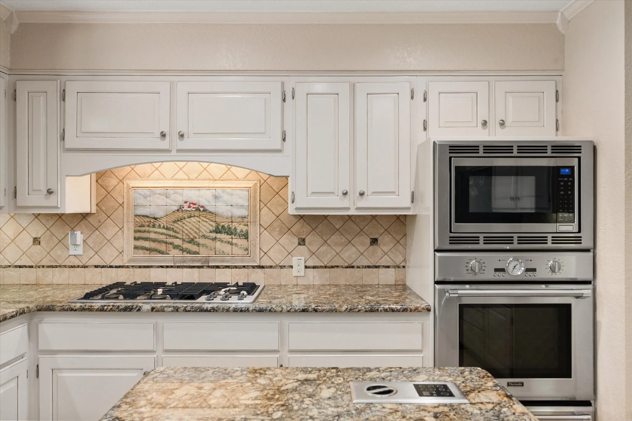 Single Family Residence For Sale in Tarrant County , 8111 Russell Curry Road, Arlington, Texas 76001, 4 Bedroom, 5 Bathroom, 2 Garage spaces, 3,762 Sqft, built in 1984, mls#21296019, Real Estate Agent in Arlington, Homes For Sale in Tarrant county, Homes For Sale in Arlington, Realtor in Arlington Texas, Real Estate Brokerage Independent Realty Texas, Luminita Cordes Realtor