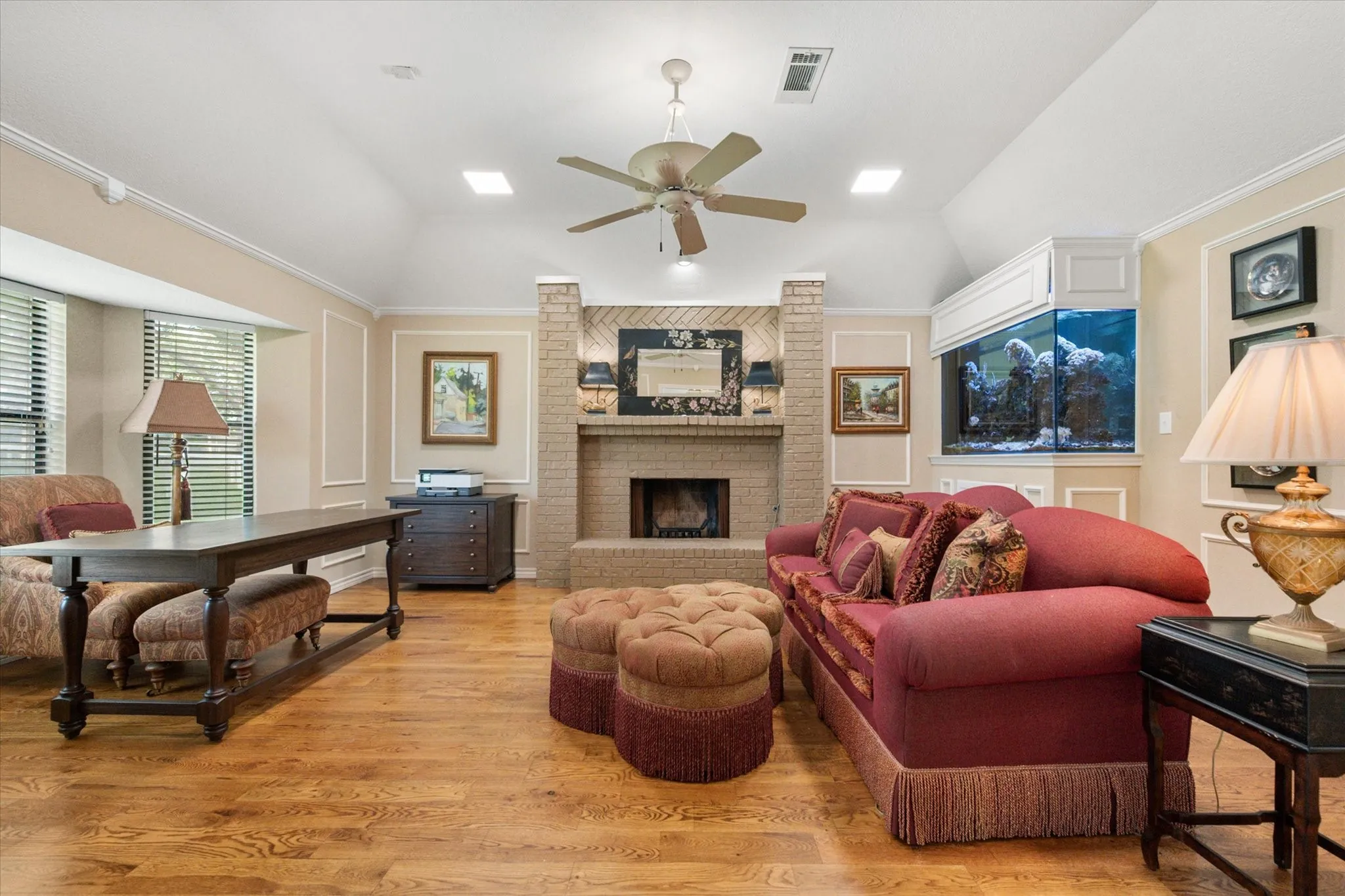 Formal living or office space