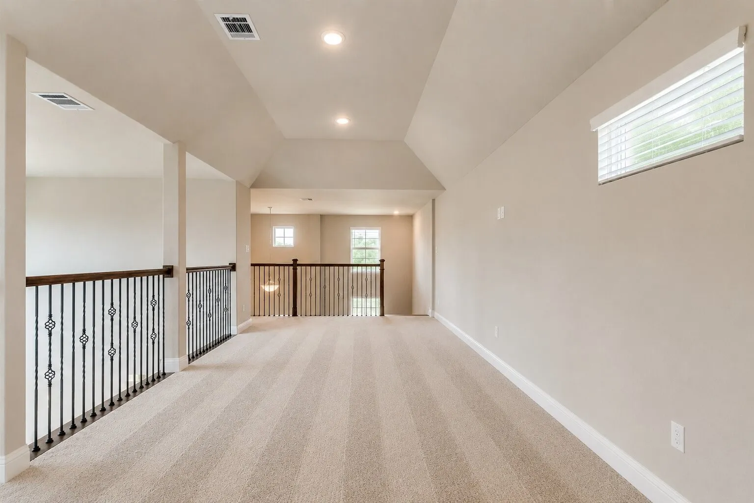 Single Family Residence For Sale in Dallas County , 1414 Haybale Lane, Garland, Texas 75042, 4 Bedrooms, 4 Bathrooms, 2 Garage spaces, 2,744 Sqft, built in 2023, Price $599,000, mls#21308329, Real Estate Agent in Garland, Homes For Sale in Dallas county, Homes For Sale in Garland, Realtor in Garland Texas, Real Estate Brokerage Independent Realty Texas, Luminita Cordes Realtor