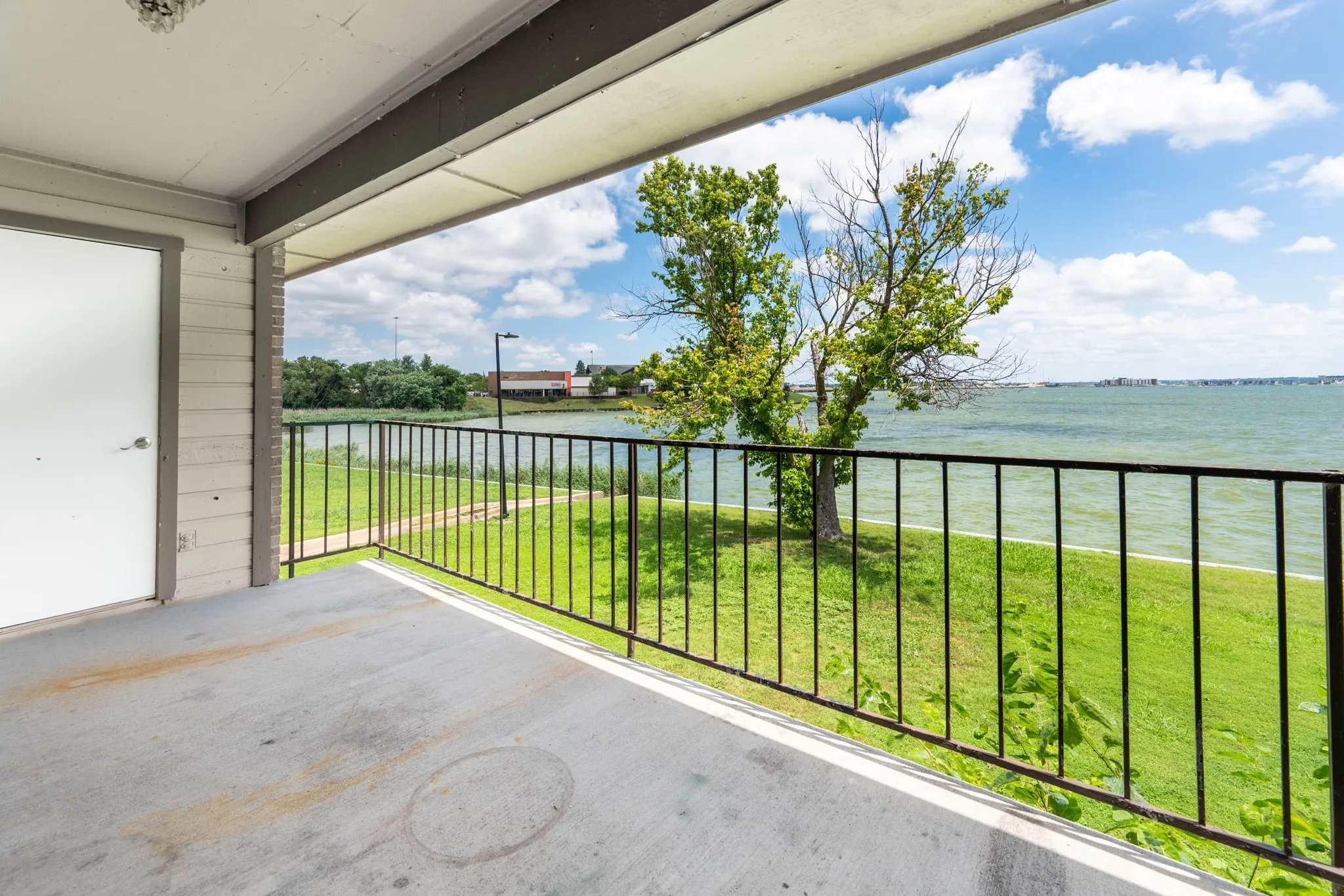 Condominium For Rent in Dallas County , 4552 Chaha Road 202, Garland, Texas 75043, 2 Bedroom, 2 Bathroom, Garage spaces, 943 Sqft, built in 1981, mls#21306252, Real Estate Agent in Garland, Homes For Rent in Dallas county, Homes For Rent in Garland, Realtor in Garland Texas, Real Estate Brokerage Independent Realty Texas, Luminita Cordes Realtor