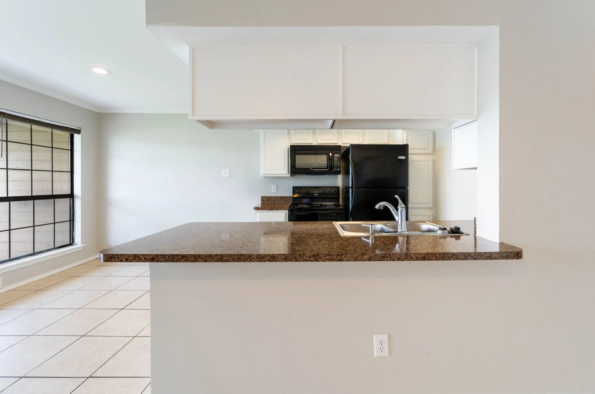 Condominium For Rent in Dallas County , 4552 Chaha Road 202, Garland, Texas 75043, 2 Bedroom, 2 Bathroom, Garage spaces, 943 Sqft, built in 1981, mls#21306252, Real Estate Agent in Garland, Homes For Rent in Dallas county, Homes For Rent in Garland, Realtor in Garland Texas, Real Estate Brokerage Independent Realty Texas, Luminita Cordes Realtor