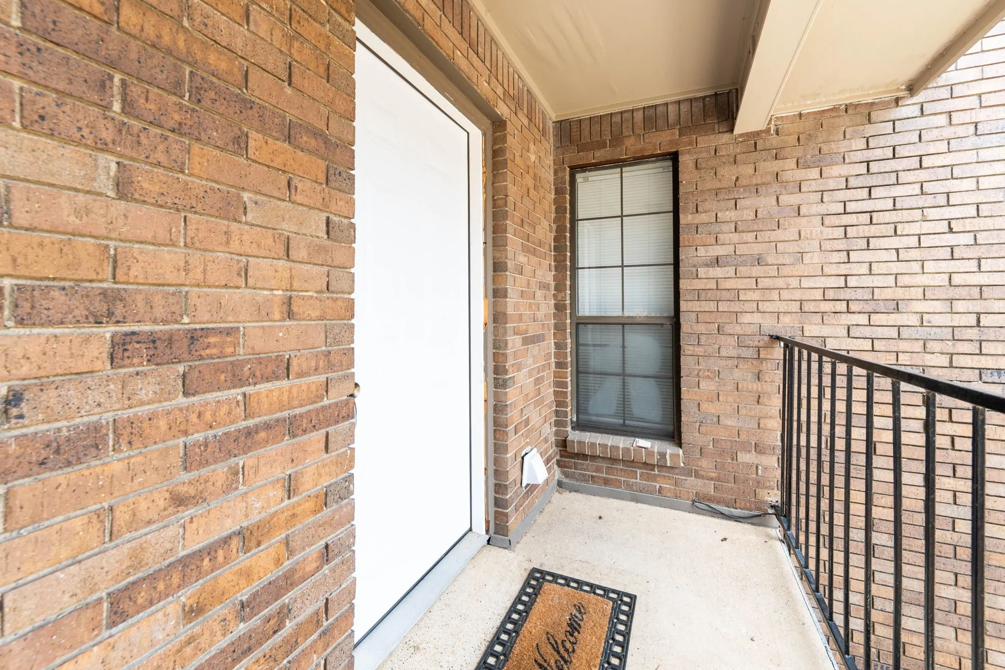 Condominium For Rent in Dallas County , 4552 Chaha Road 202, Garland, Texas 75043, 2 Bedroom, 2 Bathroom, Garage spaces, 943 Sqft, built in 1981, mls#21306252, Real Estate Agent in Garland, Homes For Rent in Dallas county, Homes For Rent in Garland, Realtor in Garland Texas, Real Estate Brokerage Independent Realty Texas, Luminita Cordes Realtor