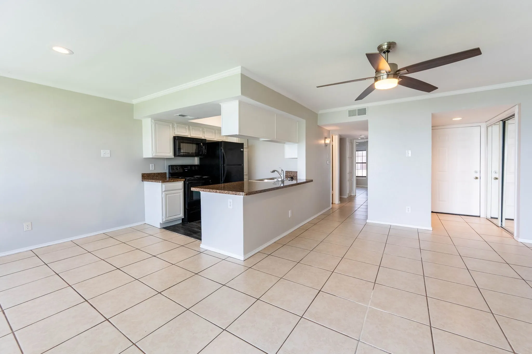 Condominium For Rent in Dallas County , 4552 Chaha Road 202, Garland, Texas 75043, 2 Bedroom, 2 Bathroom, Garage spaces, 943 Sqft, built in 1981, mls#21306252, Real Estate Agent in Garland, Homes For Rent in Dallas county, Homes For Rent in Garland, Realtor in Garland Texas, Real Estate Brokerage Independent Realty Texas, Luminita Cordes Realtor