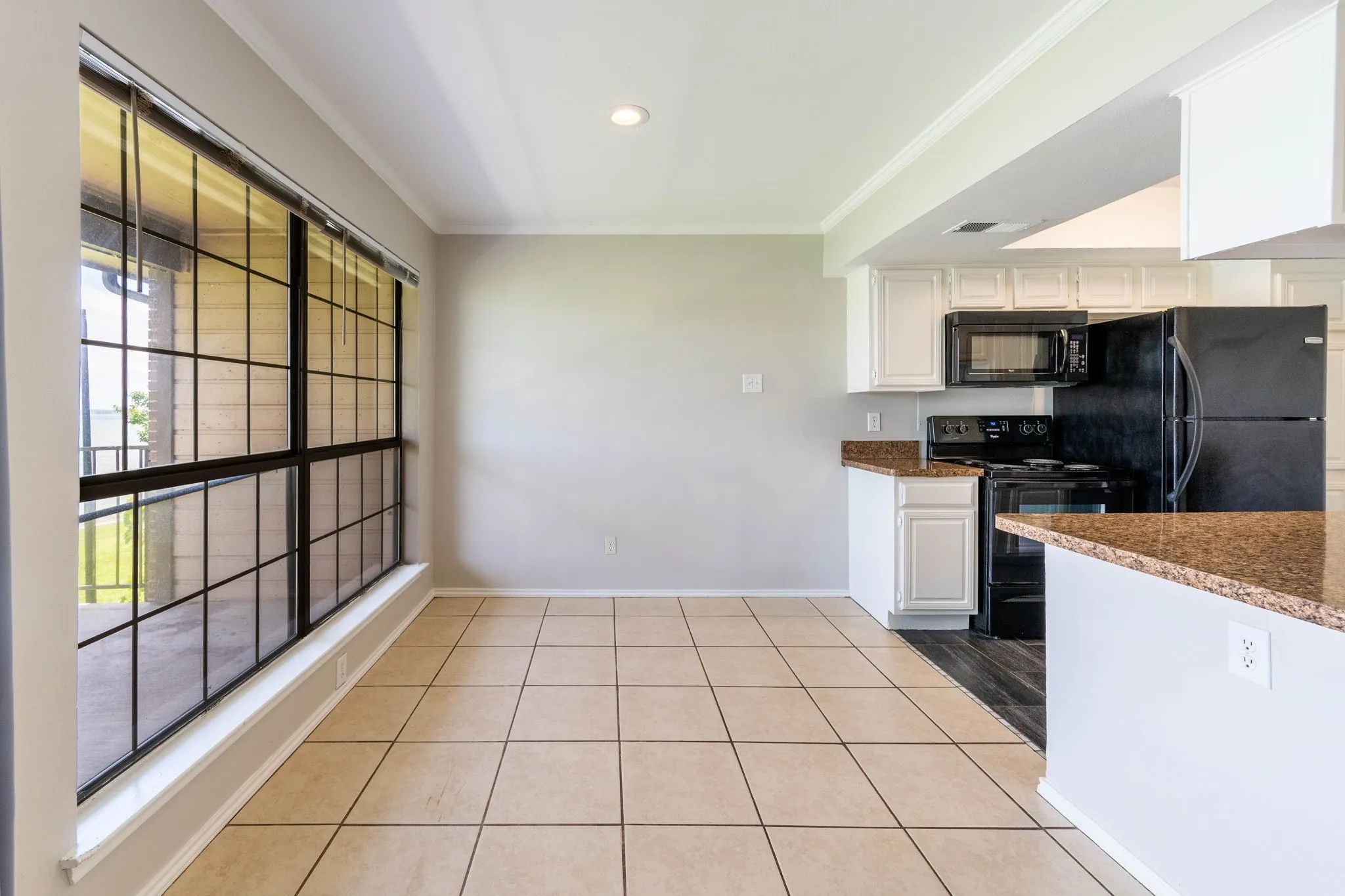 Condominium For Rent in Dallas County , 4552 Chaha Road 202, Garland, Texas 75043, 2 Bedroom, 2 Bathroom, Garage spaces, 943 Sqft, built in 1981, mls#21306252, Real Estate Agent in Garland, Homes For Rent in Dallas county, Homes For Rent in Garland, Realtor in Garland Texas, Real Estate Brokerage Independent Realty Texas, Luminita Cordes Realtor