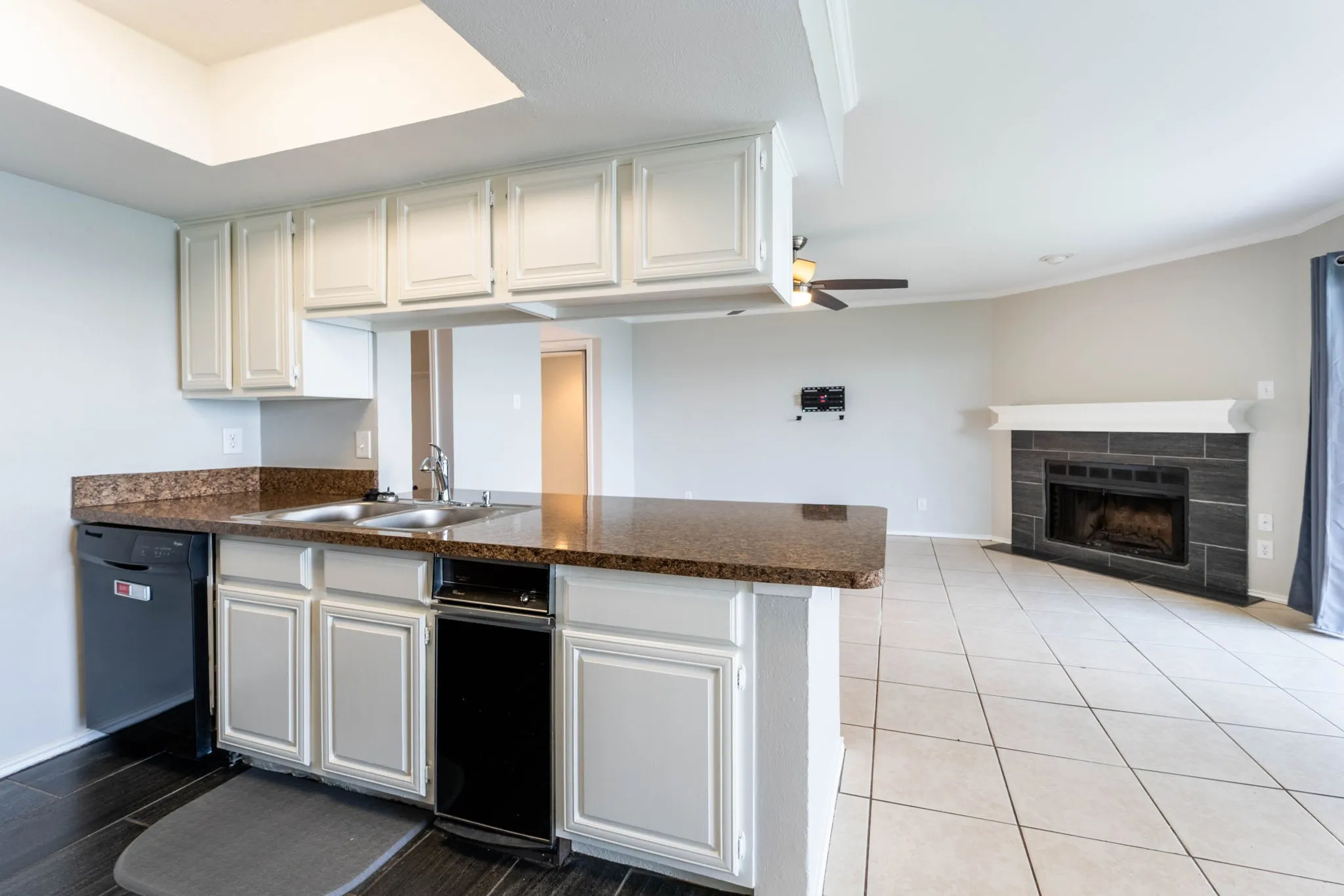 Condominium For Rent in Dallas County , 4552 Chaha Road 202, Garland, Texas 75043, 2 Bedroom, 2 Bathroom, Garage spaces, 943 Sqft, built in 1981, mls#21306252, Real Estate Agent in Garland, Homes For Rent in Dallas county, Homes For Rent in Garland, Realtor in Garland Texas, Real Estate Brokerage Independent Realty Texas, Luminita Cordes Realtor