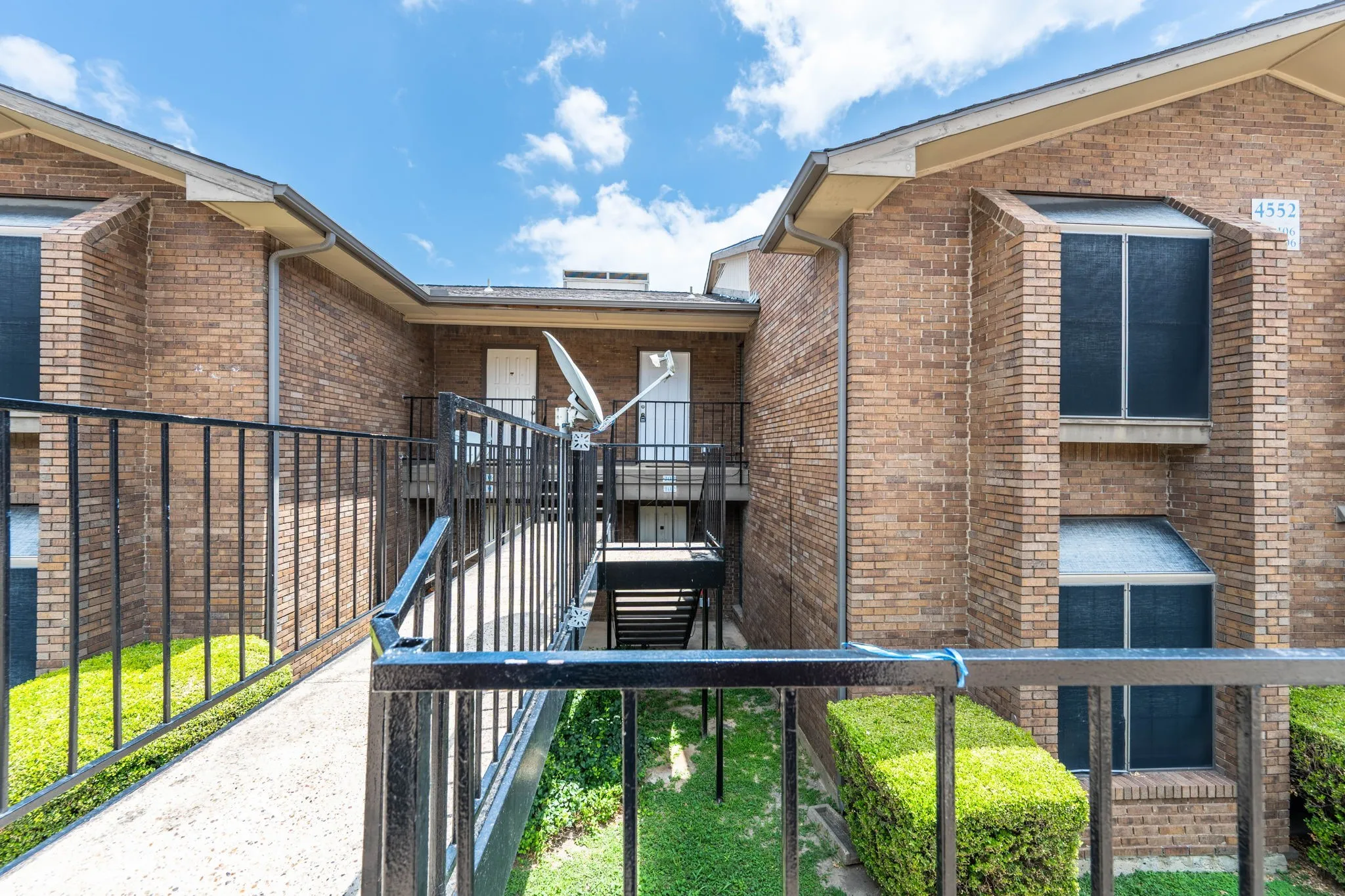 Condominium For Rent in Dallas County , 4552 Chaha Road 202, Garland, Texas 75043, 2 Bedroom, 2 Bathroom, Garage spaces, 943 Sqft, built in 1981, mls#21306252, Real Estate Agent in Garland, Homes For Rent in Dallas county, Homes For Rent in Garland, Realtor in Garland Texas, Real Estate Brokerage Independent Realty Texas, Luminita Cordes Realtor