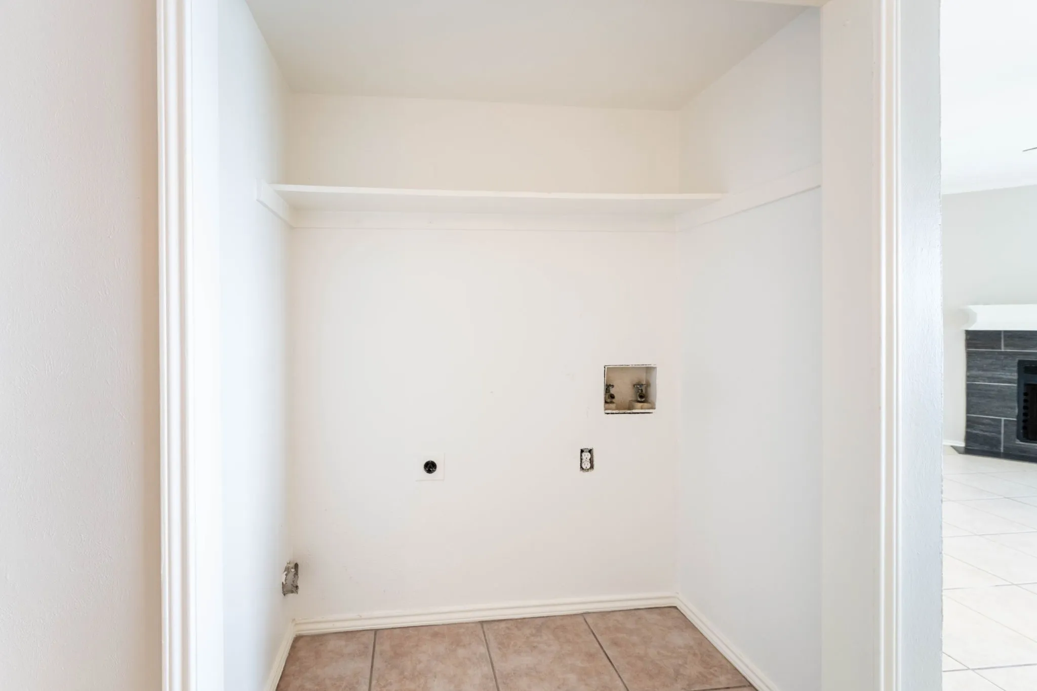 Condominium For Rent in Dallas County , 4552 Chaha Road 202, Garland, Texas 75043, 2 Bedroom, 2 Bathroom, Garage spaces, 943 Sqft, built in 1981, mls#21306252, Real Estate Agent in Garland, Homes For Rent in Dallas county, Homes For Rent in Garland, Realtor in Garland Texas, Real Estate Brokerage Independent Realty Texas, Luminita Cordes Realtor