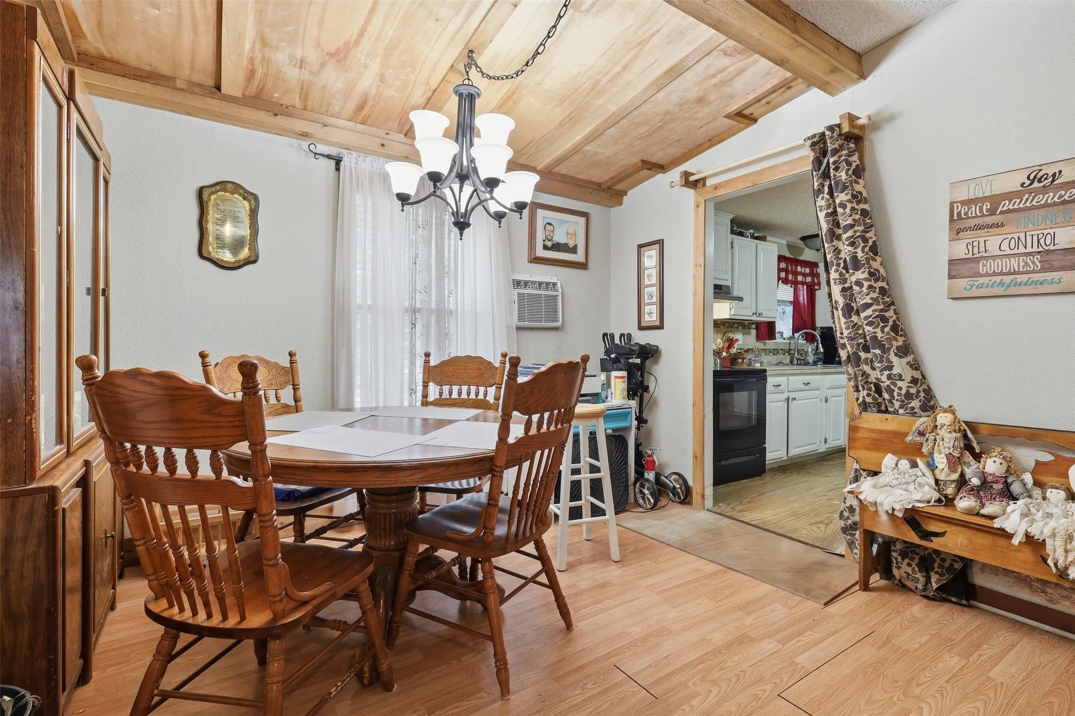 Mobile Home For Sale in Somervell County , 1135 County Road 2005, Glen Rose, Texas 76690, 3 Bedroom, 2 Bathroom, Garage spaces, 1,664 Sqft, built in 1995, mls#21308339, Real Estate Agent in Glen Rose, Homes For Sale in Somervell county, Homes For Sale in Glen Rose, Realtor in Glen Rose Texas, Real Estate Brokerage Independent Realty Texas, Luminita Cordes Realtor