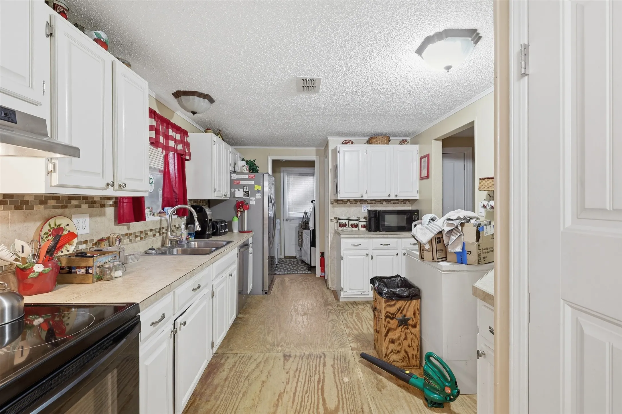 Mobile Home For Sale in Somervell County , 1135 County Road 2005, Glen Rose, Texas 76690, 3 Bedroom, 2 Bathroom, Garage spaces, 1,664 Sqft, built in 1995, mls#21308339, Real Estate Agent in Glen Rose, Homes For Sale in Somervell county, Homes For Sale in Glen Rose, Realtor in Glen Rose Texas, Real Estate Brokerage Independent Realty Texas, Luminita Cordes Realtor