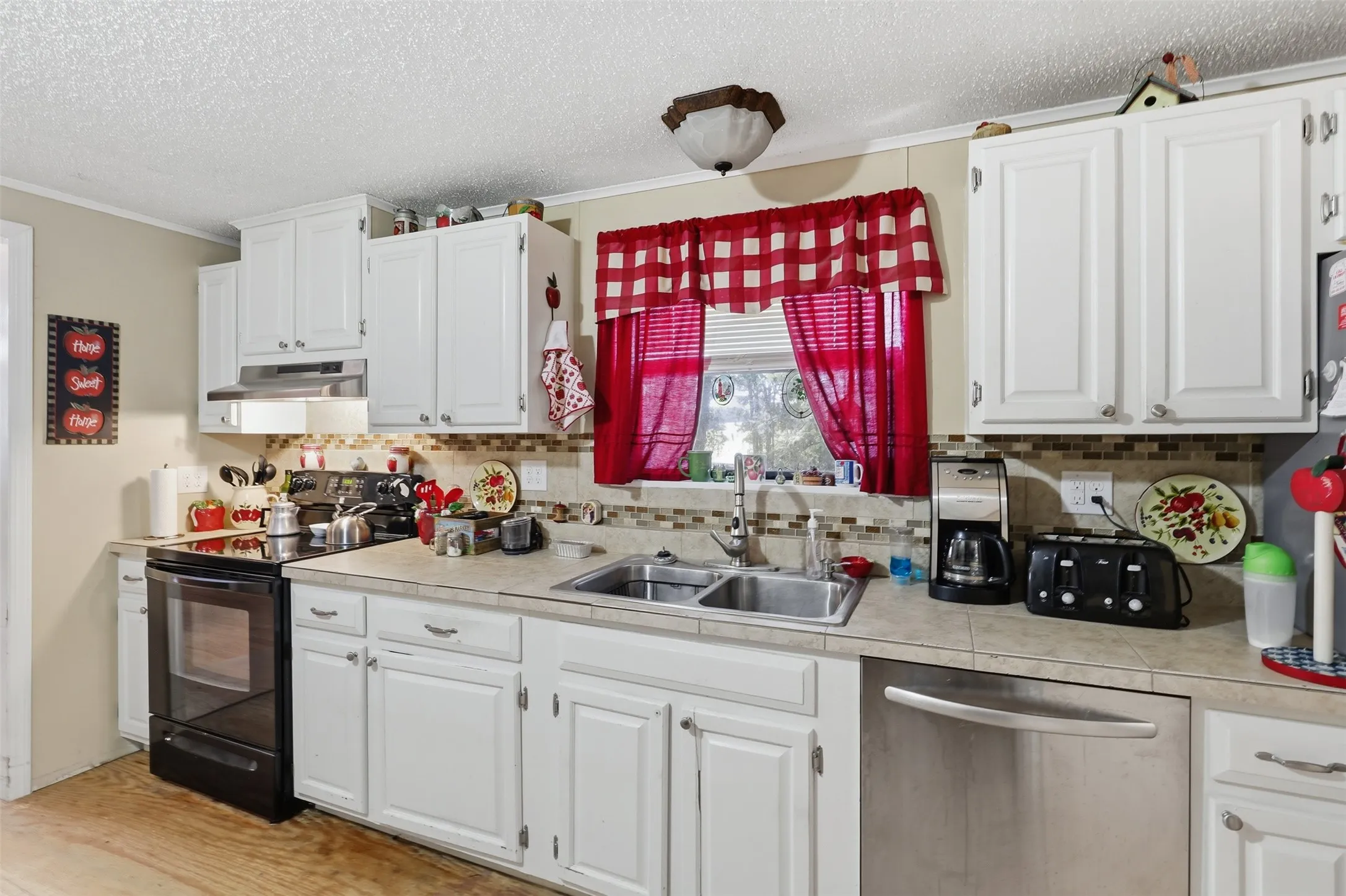 Mobile Home For Sale in Somervell County , 1135 County Road 2005, Glen Rose, Texas 76690, 3 Bedroom, 2 Bathroom, Garage spaces, 1,664 Sqft, built in 1995, mls#21308339, Real Estate Agent in Glen Rose, Homes For Sale in Somervell county, Homes For Sale in Glen Rose, Realtor in Glen Rose Texas, Real Estate Brokerage Independent Realty Texas, Luminita Cordes Realtor