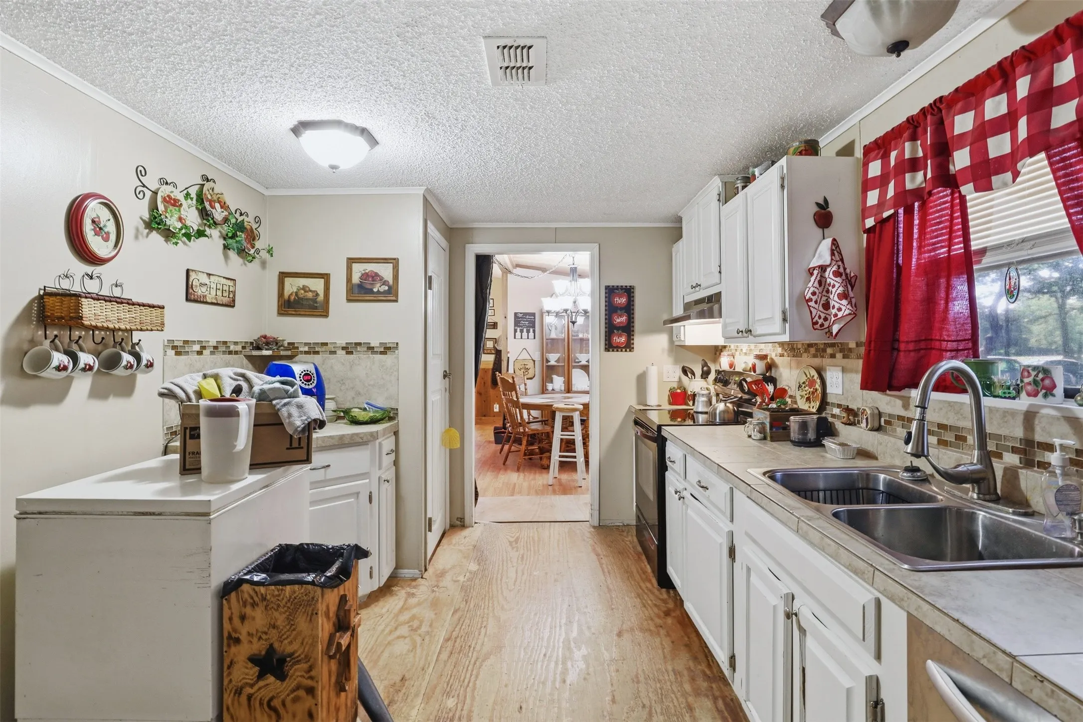Mobile Home For Sale in Somervell County , 1135 County Road 2005, Glen Rose, Texas 76690, 3 Bedroom, 2 Bathroom, Garage spaces, 1,664 Sqft, built in 1995, mls#21308339, Real Estate Agent in Glen Rose, Homes For Sale in Somervell county, Homes For Sale in Glen Rose, Realtor in Glen Rose Texas, Real Estate Brokerage Independent Realty Texas, Luminita Cordes Realtor