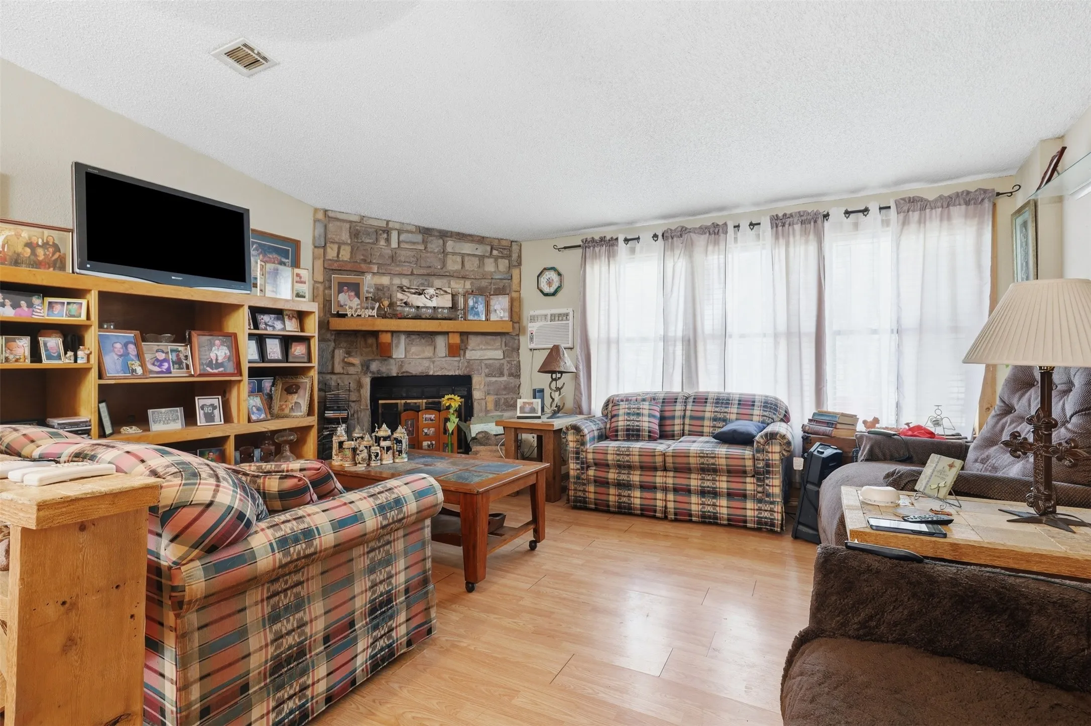 Mobile Home For Sale in Somervell County , 1135 County Road 2005, Glen Rose, Texas 76690, 3 Bedroom, 2 Bathroom, Garage spaces, 1,664 Sqft, built in 1995, mls#21308339, Real Estate Agent in Glen Rose, Homes For Sale in Somervell county, Homes For Sale in Glen Rose, Realtor in Glen Rose Texas, Real Estate Brokerage Independent Realty Texas, Luminita Cordes Realtor
