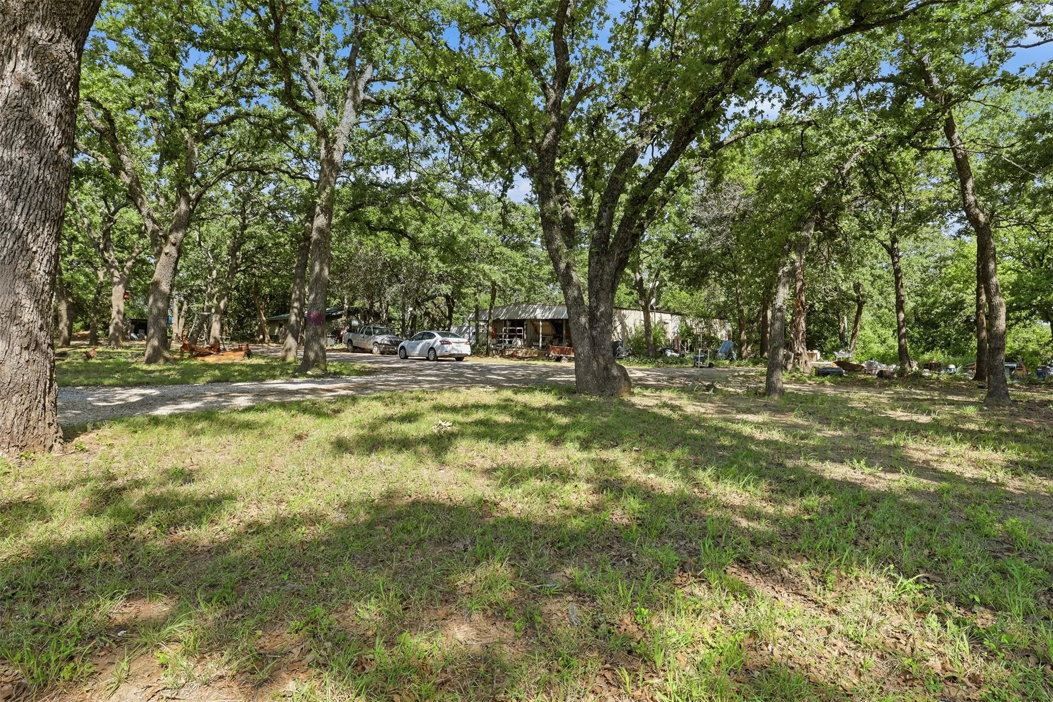 Mobile Home For Sale in Somervell County , 1135 County Road 2005, Glen Rose, Texas 76690, 3 Bedroom, 2 Bathroom, Garage spaces, 1,664 Sqft, built in 1995, mls#21308339, Real Estate Agent in Glen Rose, Homes For Sale in Somervell county, Homes For Sale in Glen Rose, Realtor in Glen Rose Texas, Real Estate Brokerage Independent Realty Texas, Luminita Cordes Realtor