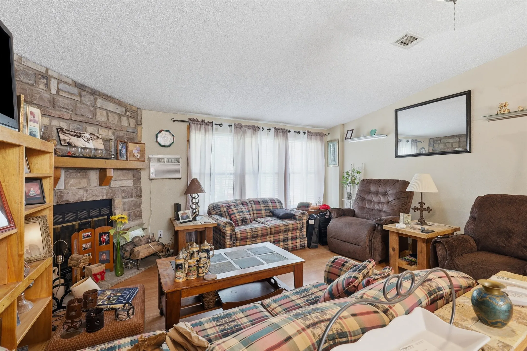 Mobile Home For Sale in Somervell County , 1135 County Road 2005, Glen Rose, Texas 76690, 3 Bedroom, 2 Bathroom, Garage spaces, 1,664 Sqft, built in 1995, mls#21308339, Real Estate Agent in Glen Rose, Homes For Sale in Somervell county, Homes For Sale in Glen Rose, Realtor in Glen Rose Texas, Real Estate Brokerage Independent Realty Texas, Luminita Cordes Realtor