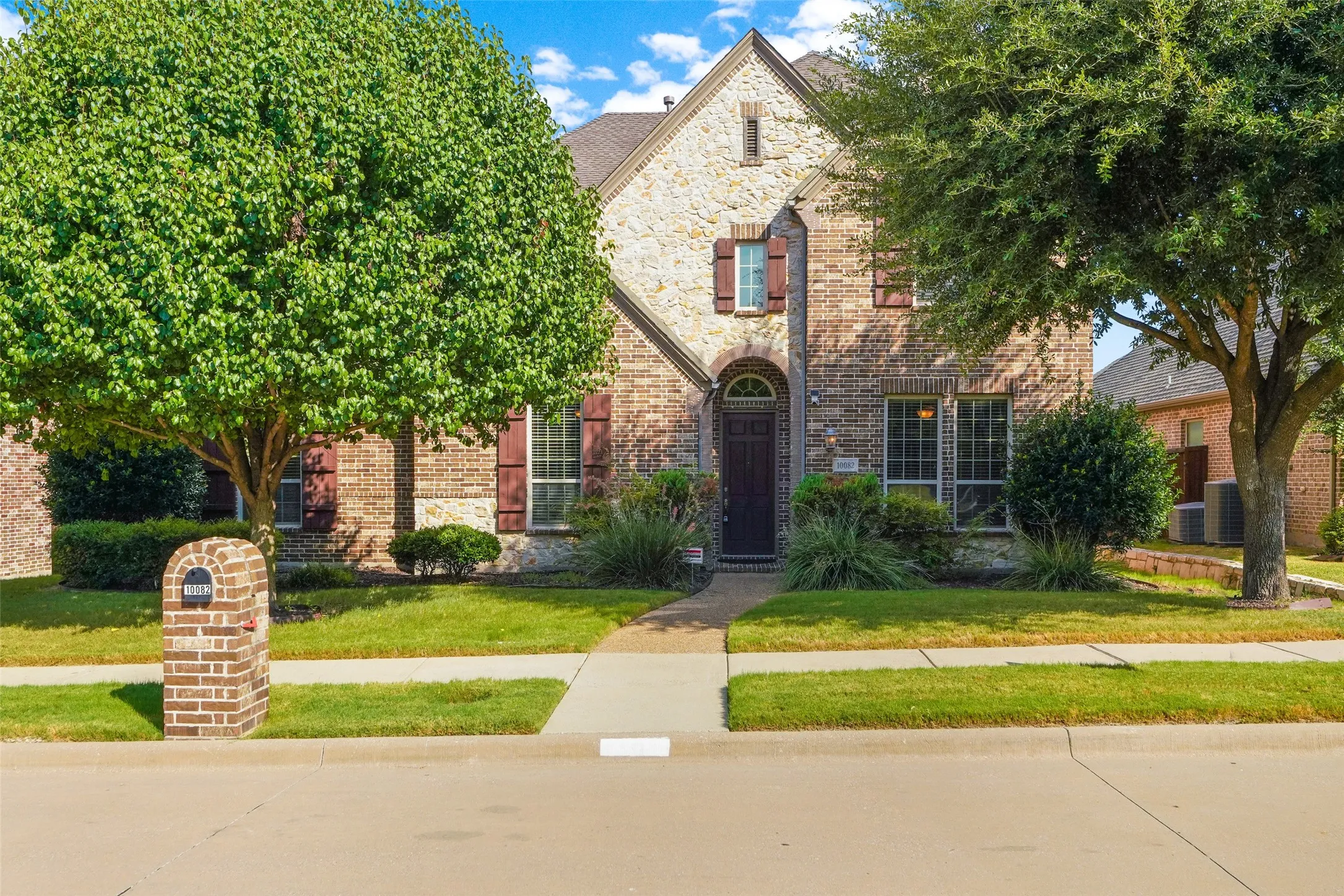 Single Family Residence For Sale in Collin County , 10082 Drawbridge Drive, Frisco, Texas 75035, 4 Bedroom, 4 Bathroom, 2 Garage spaces, 3,501 Sqft, built in 2010, mls#21308342, Real Estate Agent in Frisco, Homes For Sale in Collin county, Homes For Sale in Frisco, Realtor in Frisco Texas, Real Estate Brokerage Independent Realty Texas, Luminita Cordes Realtor