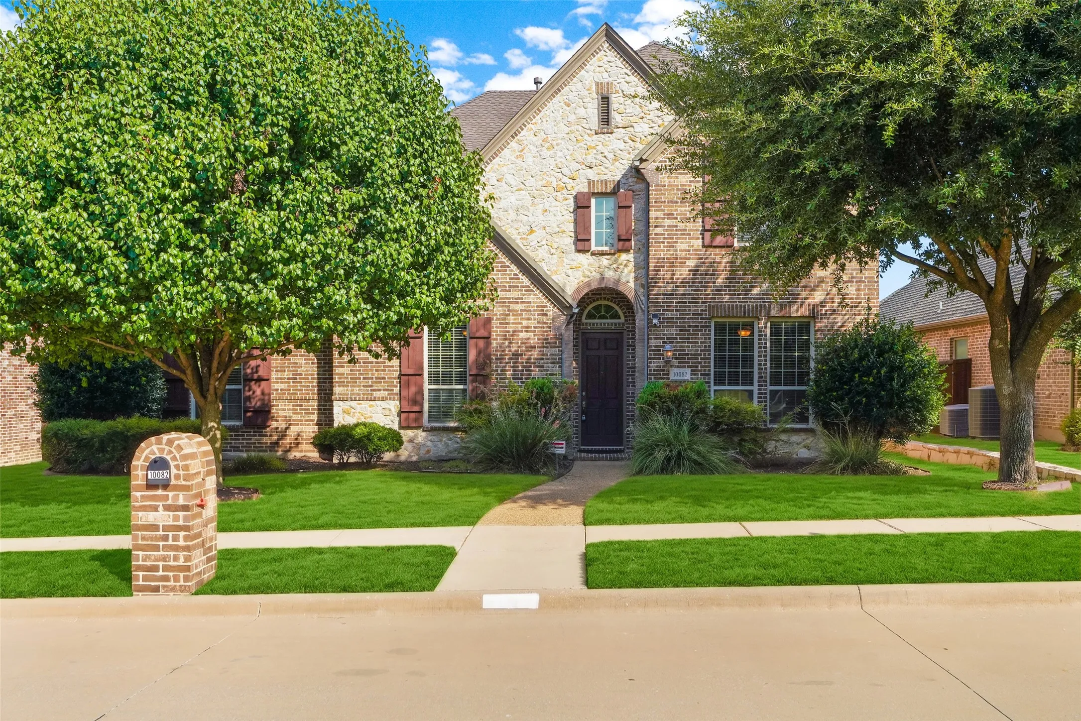 Single Family Residence For Sale in Collin County , 10082 Drawbridge Drive, Frisco, Texas 75035, 4 Bedroom, 4 Bathroom, 2 Garage spaces, 3,501 Sqft, built in 2010, mls#21308342, Real Estate Agent in Frisco, Homes For Sale in Collin county, Homes For Sale in Frisco, Realtor in Frisco Texas, Real Estate Brokerage Independent Realty Texas, Luminita Cordes Realtor