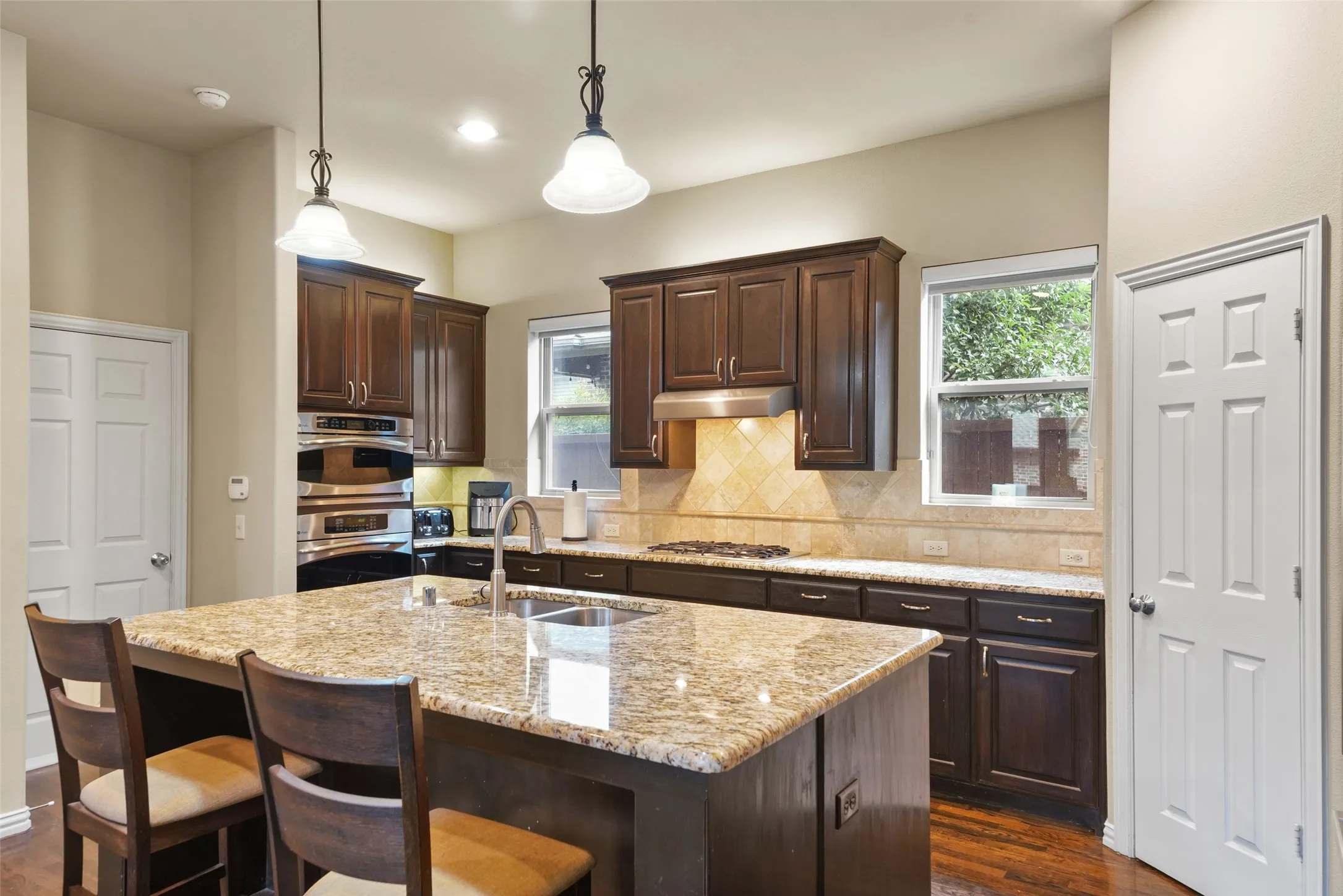 Single Family Residence For Sale in Collin County , 10082 Drawbridge Drive, Frisco, Texas 75035, 4 Bedroom, 4 Bathroom, 2 Garage spaces, 3,501 Sqft, built in 2010, mls#21308342, Real Estate Agent in Frisco, Homes For Sale in Collin county, Homes For Sale in Frisco, Realtor in Frisco Texas, Real Estate Brokerage Independent Realty Texas, Luminita Cordes Realtor